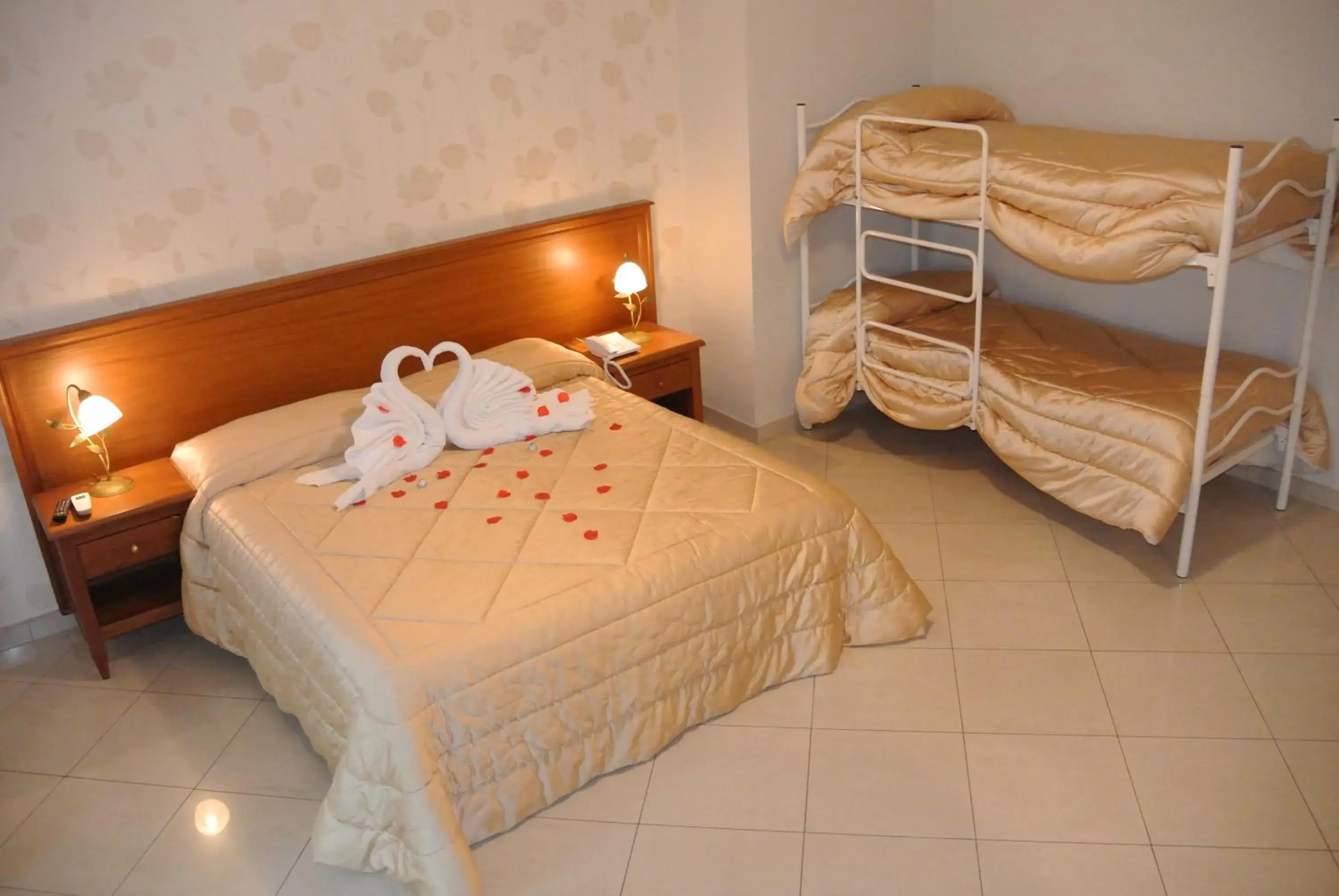 Quintuple Room with Garden View in Azienda Agrituristica Vivi Natura Quintuple Room with Garden View in Azienda Agrituristica Vivi Natura