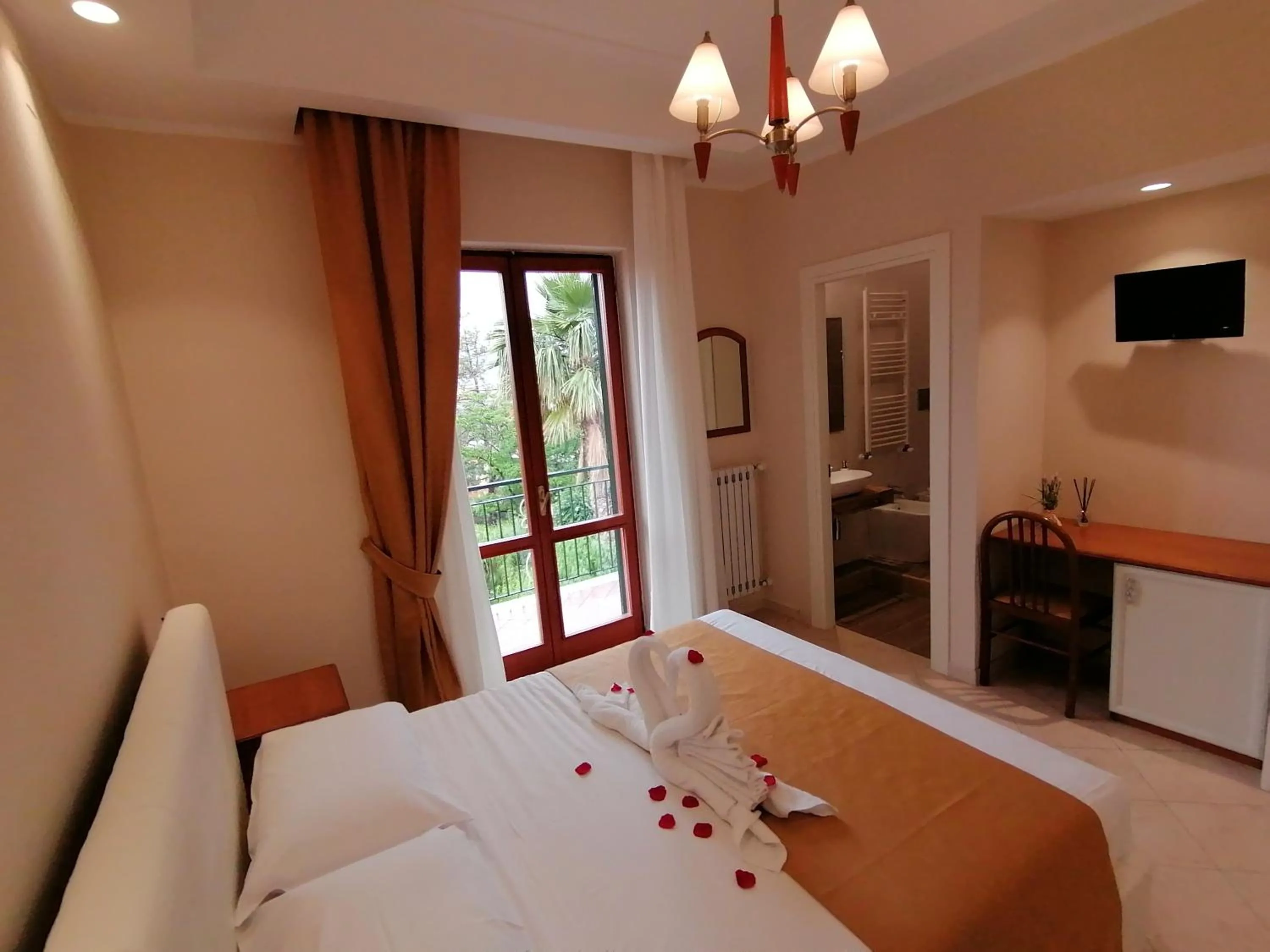 Double Room with Balcony and Vesuvius View in Azienda Agrituristica Vivi Natura