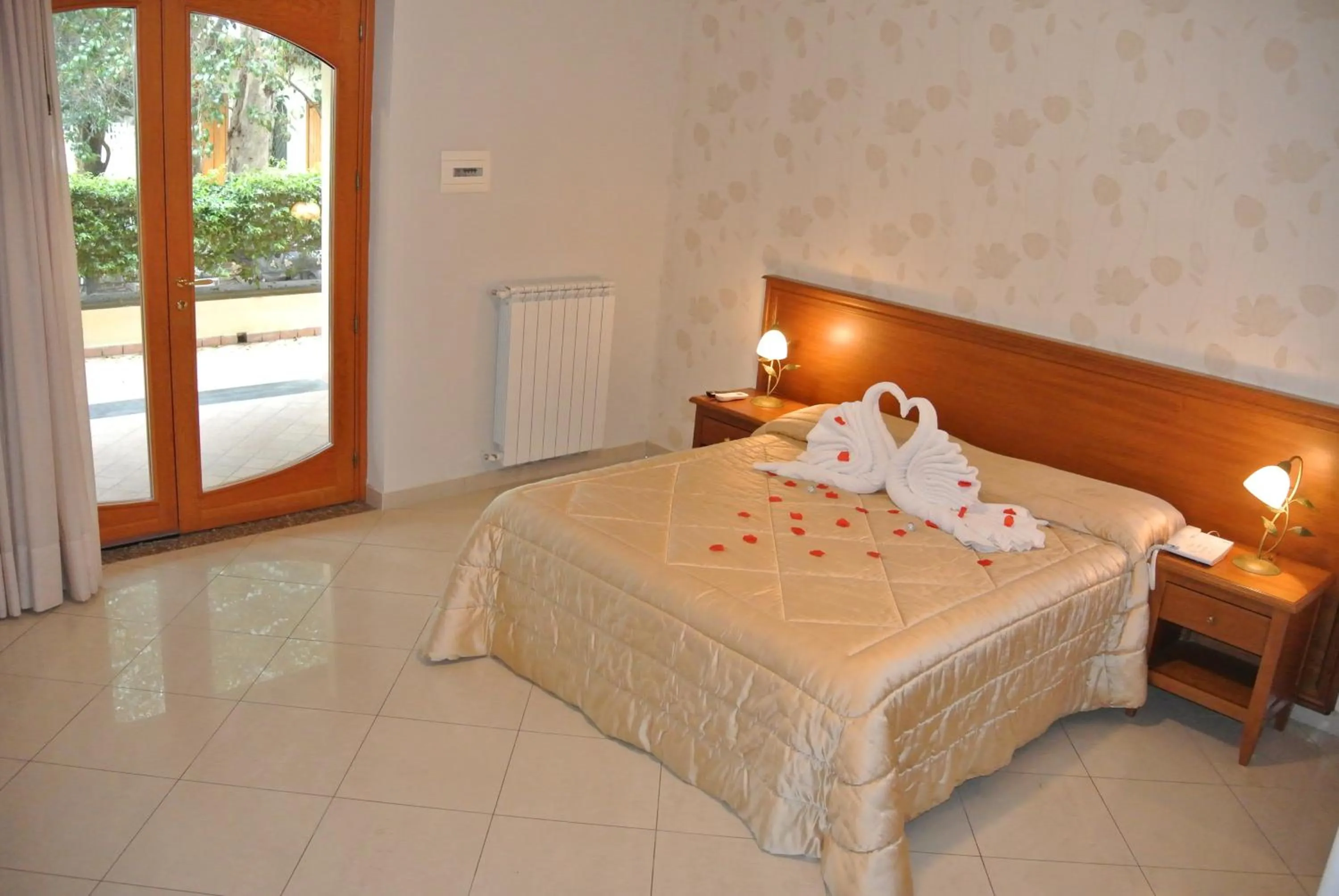 Quintuple Room with Garden View in Azienda Agrituristica Vivi Natura
