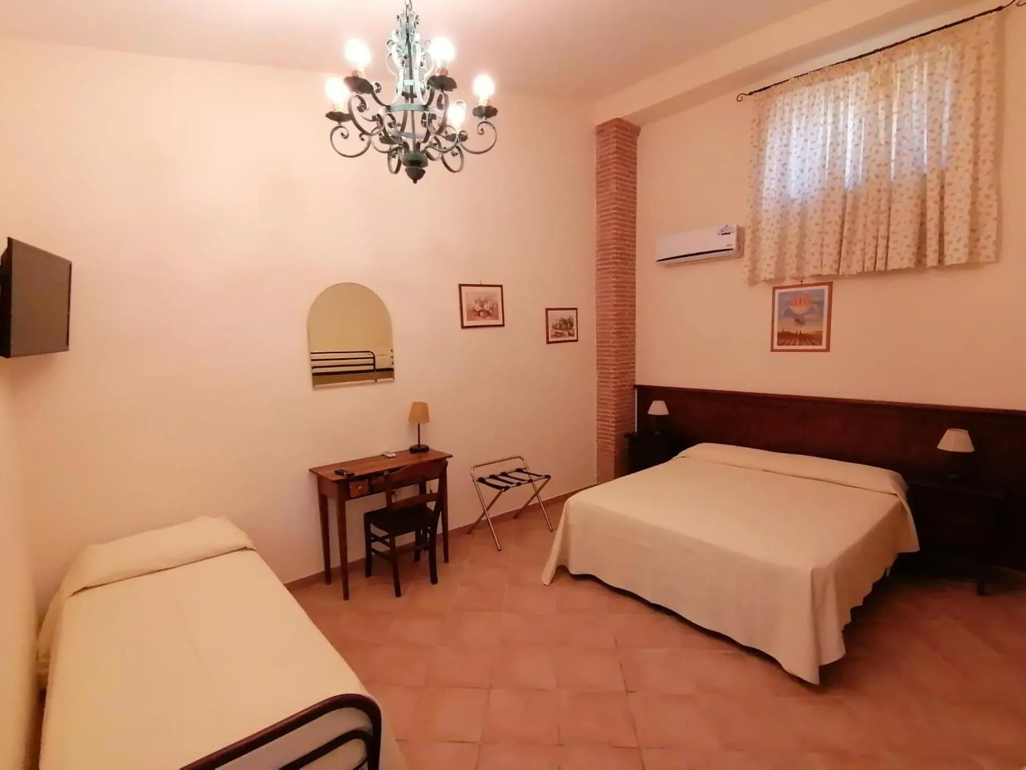 Quintuple Room with Garden View in Azienda Agrituristica Vivi Natura Quintuple Room with Garden View in Azienda Agrituristica Vivi Natura