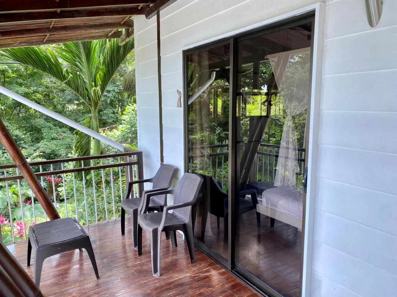 Ballena Dorada Lodge