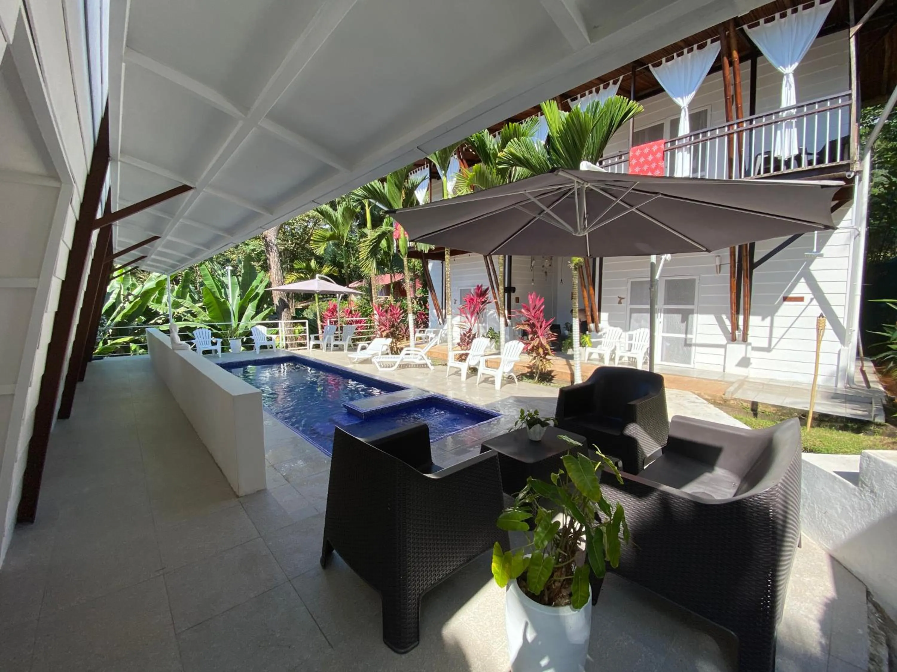 Ballena Dorada Lodge