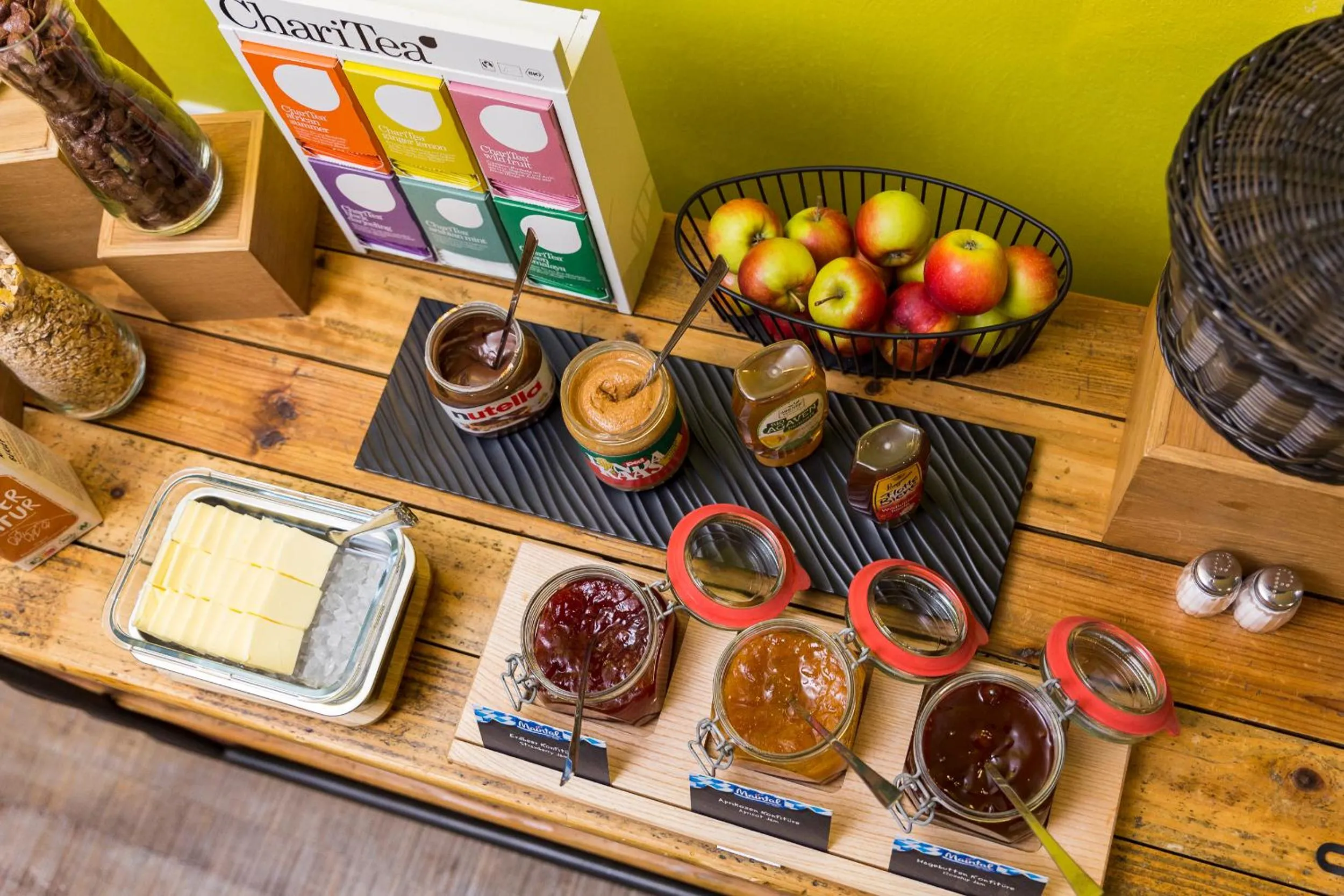 Buffet breakfast in Five Reasons Hostel & Hotel