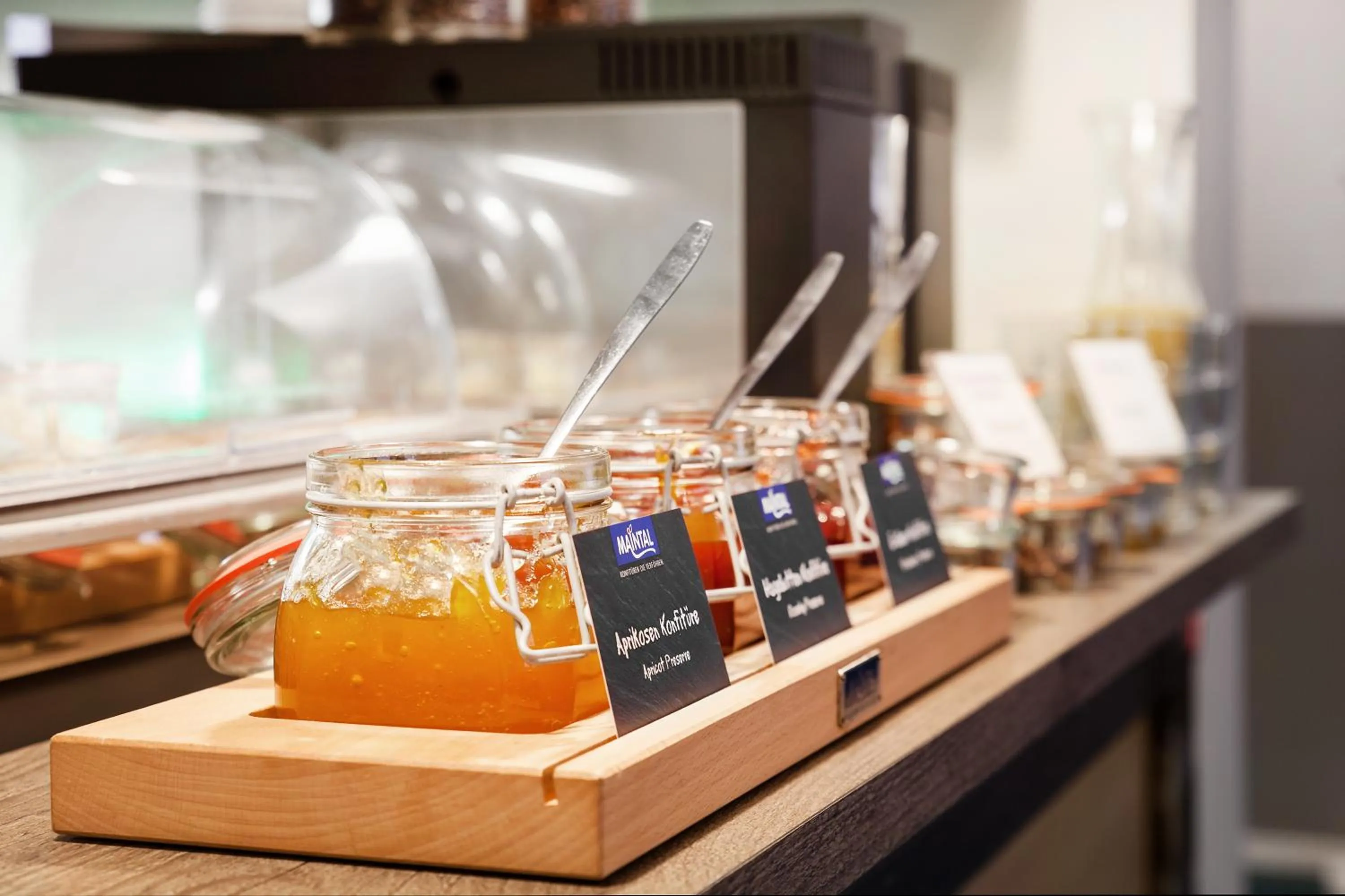 Food and drinks in Five Reasons Hostel & Hotel