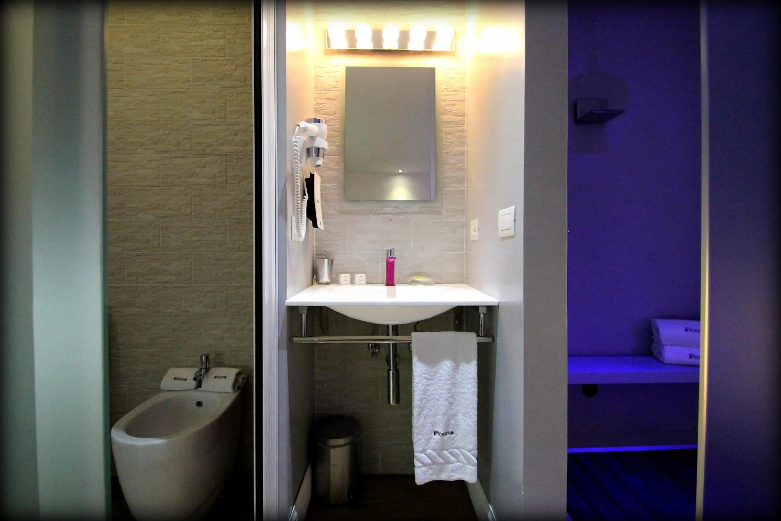 Bathroom in iRooms Forum & Colosseum