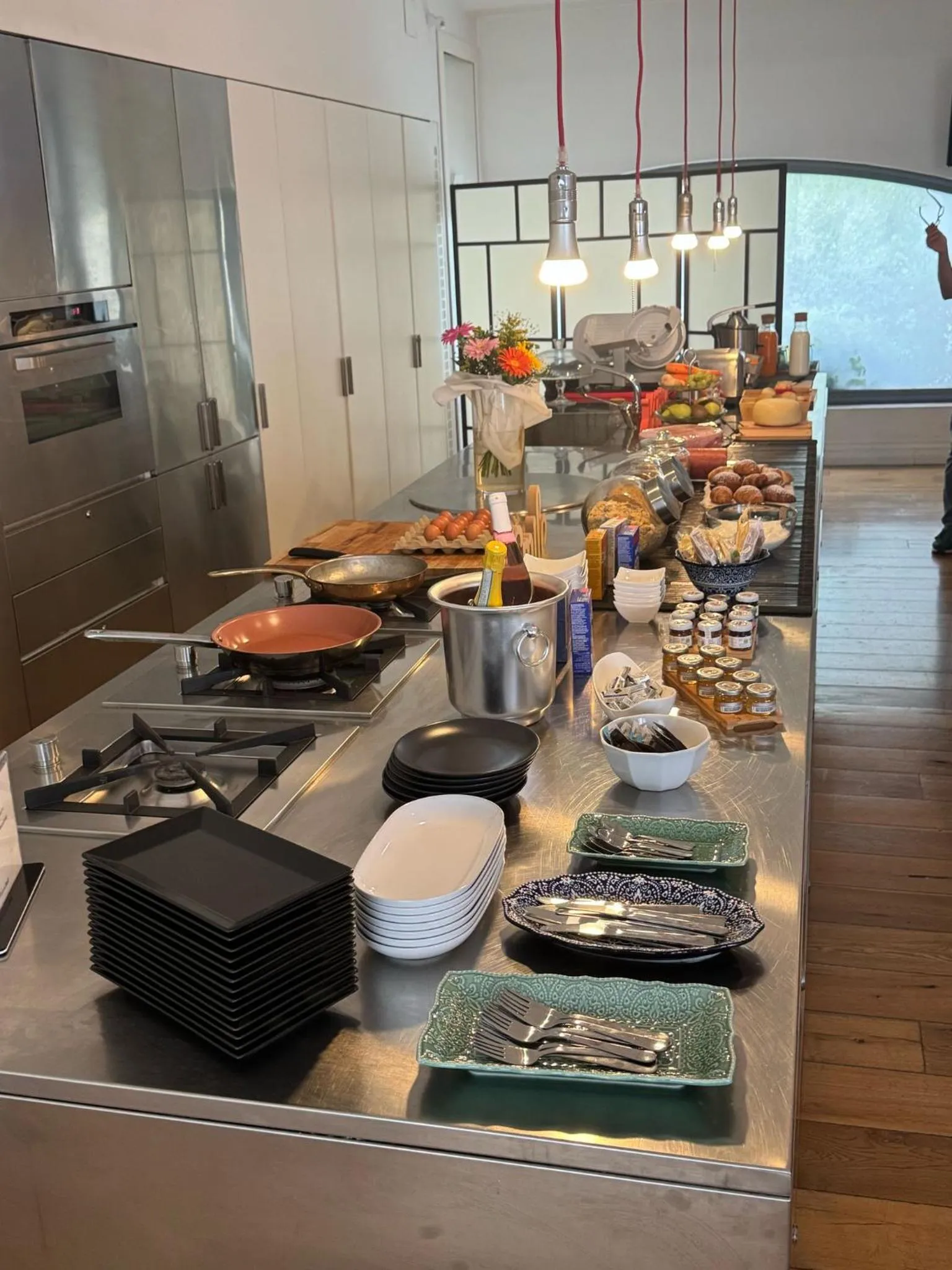 Restaurant/places to eat in Wrooms Guest House