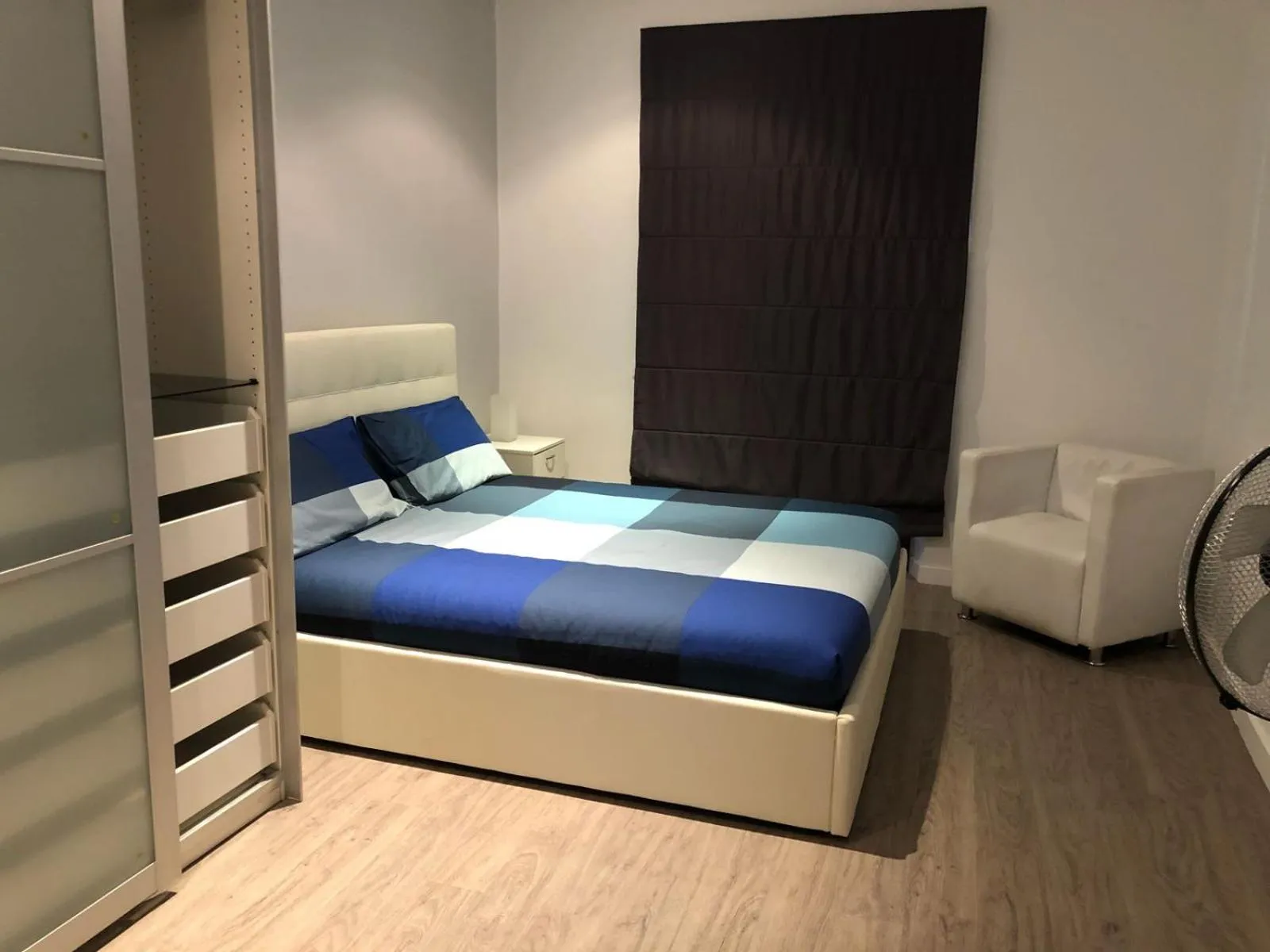 Bedroom, Bed in iRooms Forum & Colosseum