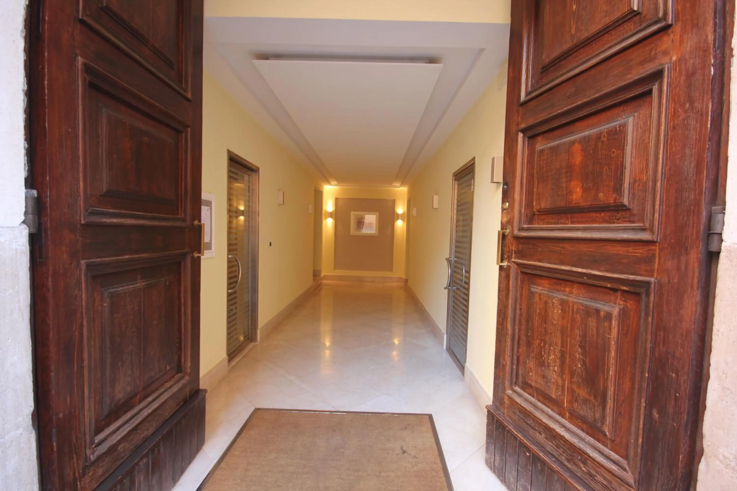 Facade/entrance in iRooms Forum & Colosseum