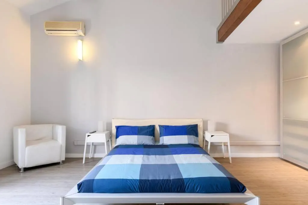 Bedroom, Bed in iRooms Forum & Colosseum