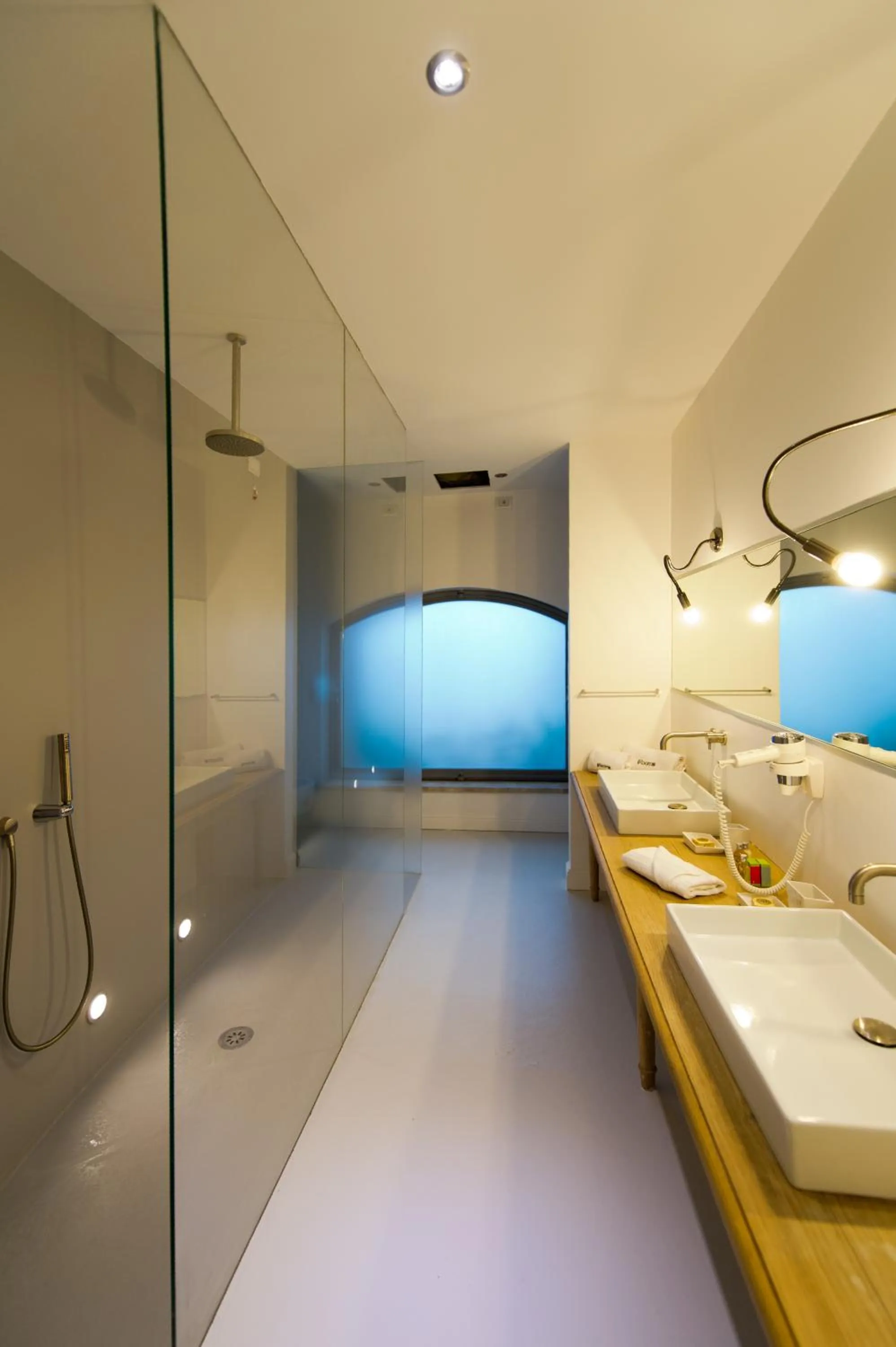 Bathroom in iRooms Forum & Colosseum