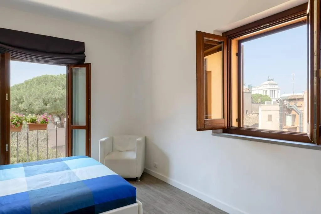 Bedroom, Bed in iRooms Forum & Colosseum