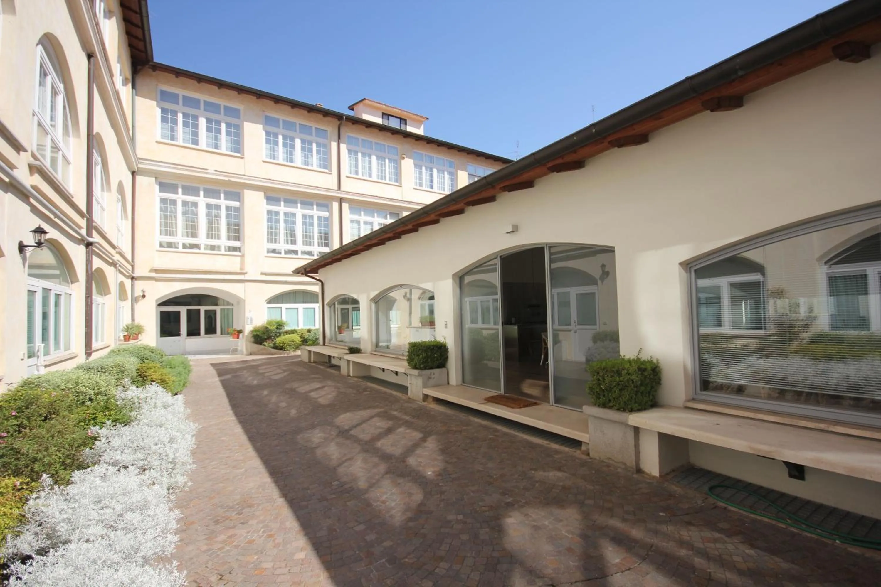 Facade/entrance in iRooms Forum & Colosseum