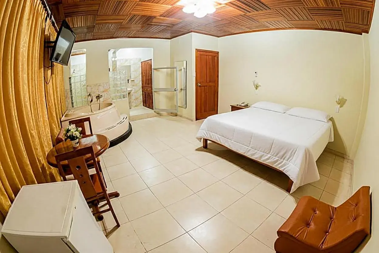 Deluxe Double or Twin Room with Spa Bath in Hotel Oro Verde Iquitos Deluxe Double or Twin Room with Spa Bath in Hotel Oro Verde Iquitos