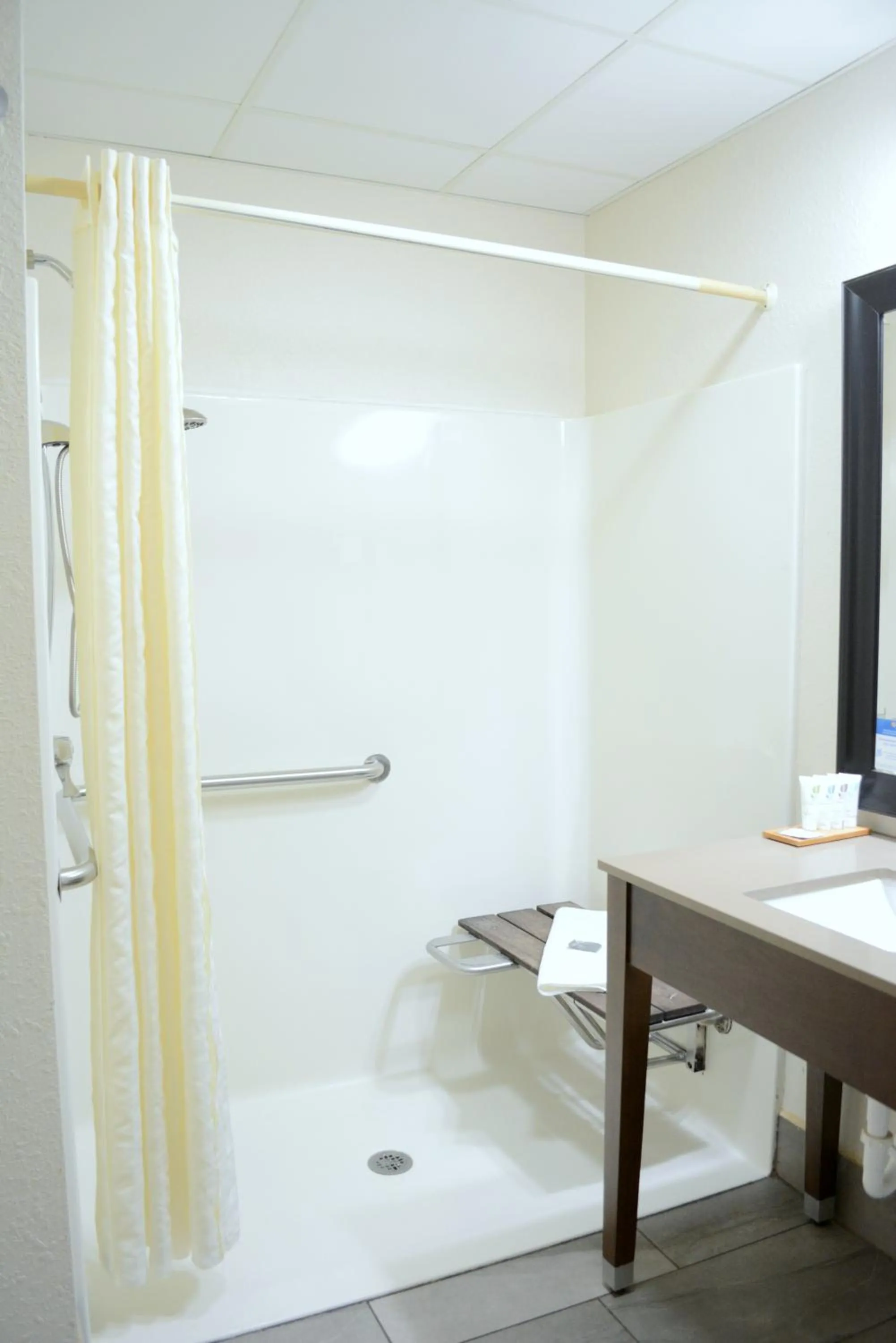 Bathroom in Country Inn & Suites by Radisson, Port Clinton, OH