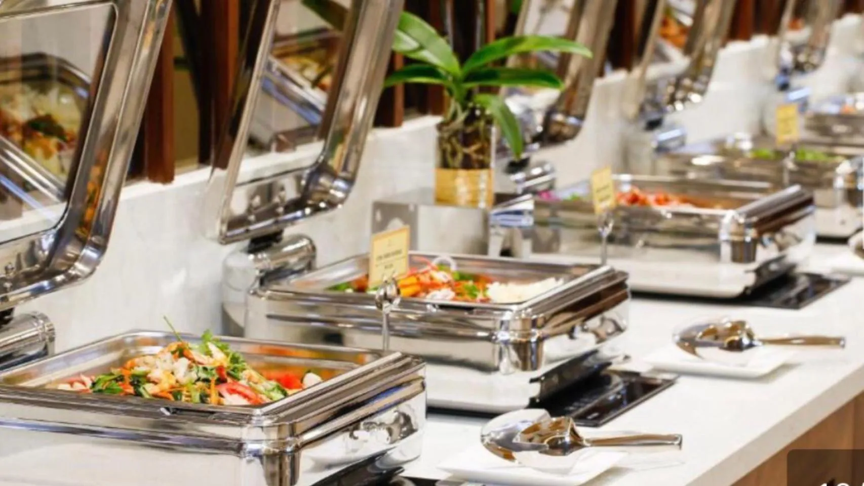 Food and drinks in Doha 2 Hotel Saigon Airport