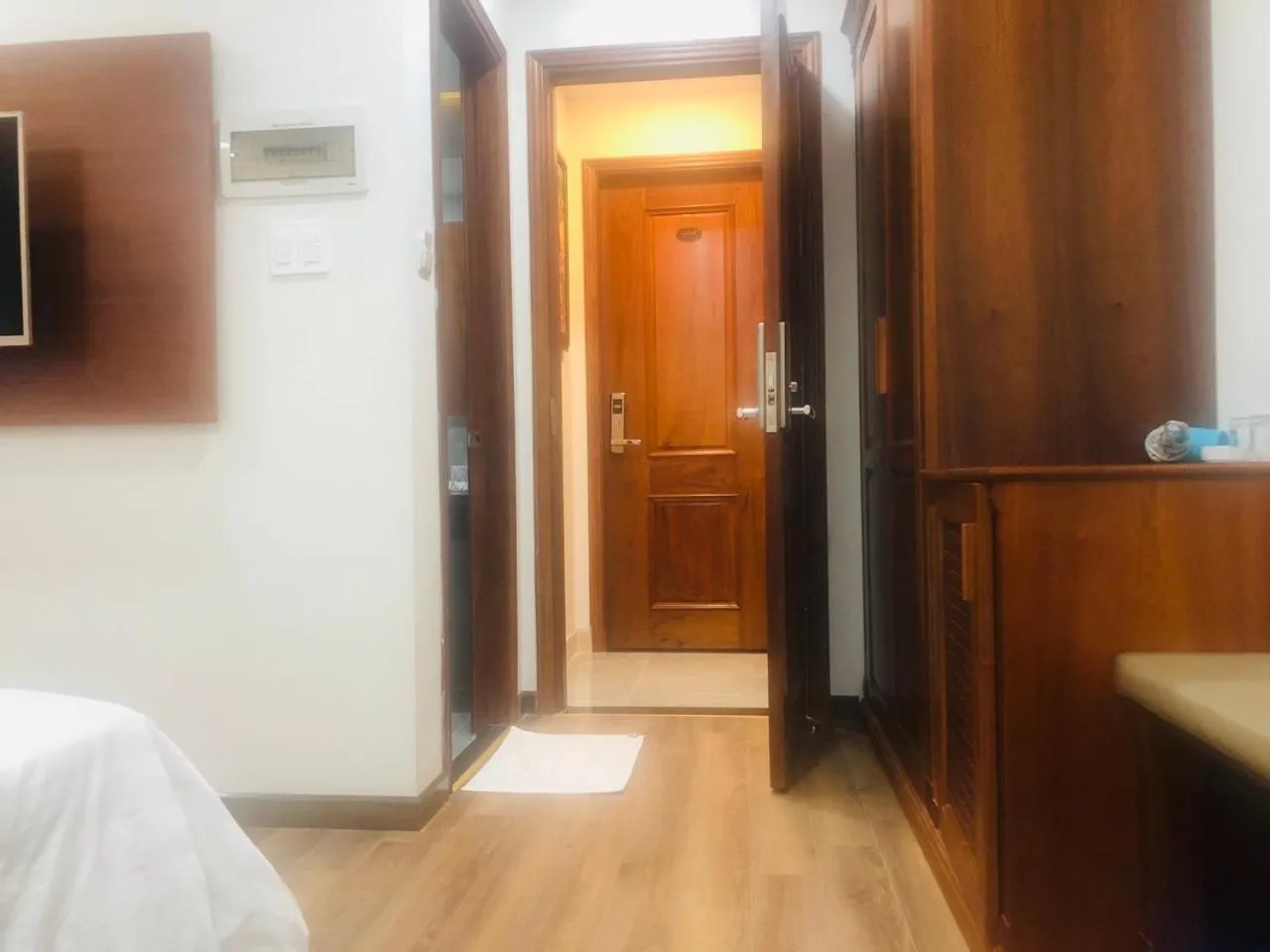 Photo of the whole room, Bed in Doha 2 Hotel Saigon Airport