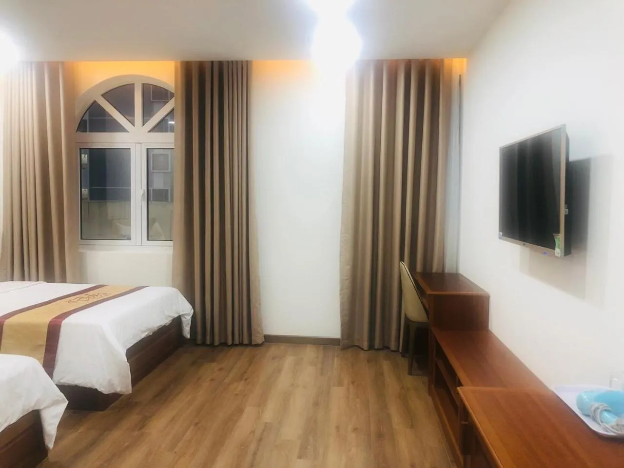 Photo of the whole room, Bed in Doha 2 Hotel Saigon Airport