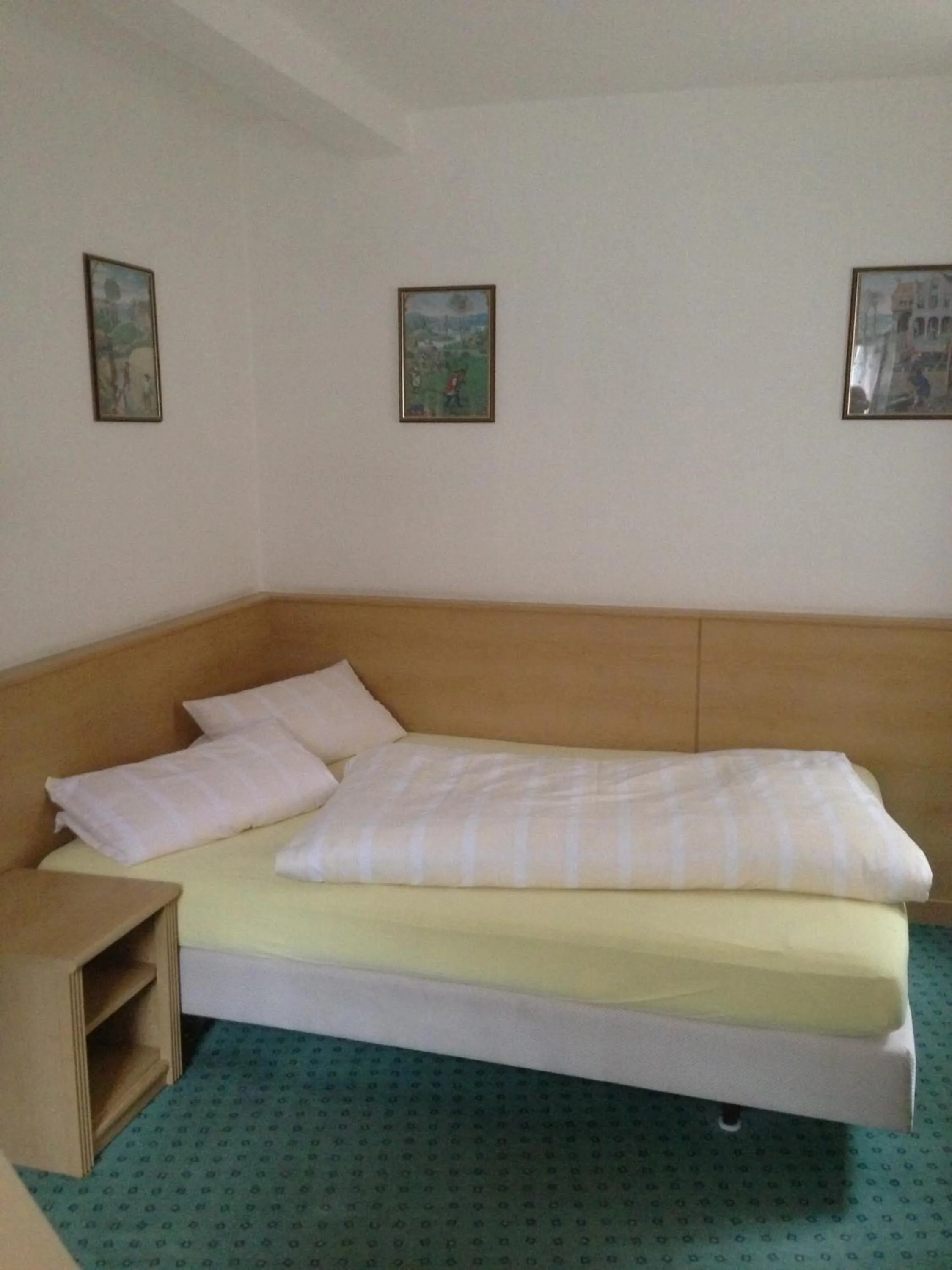 Bed in Pension Freund