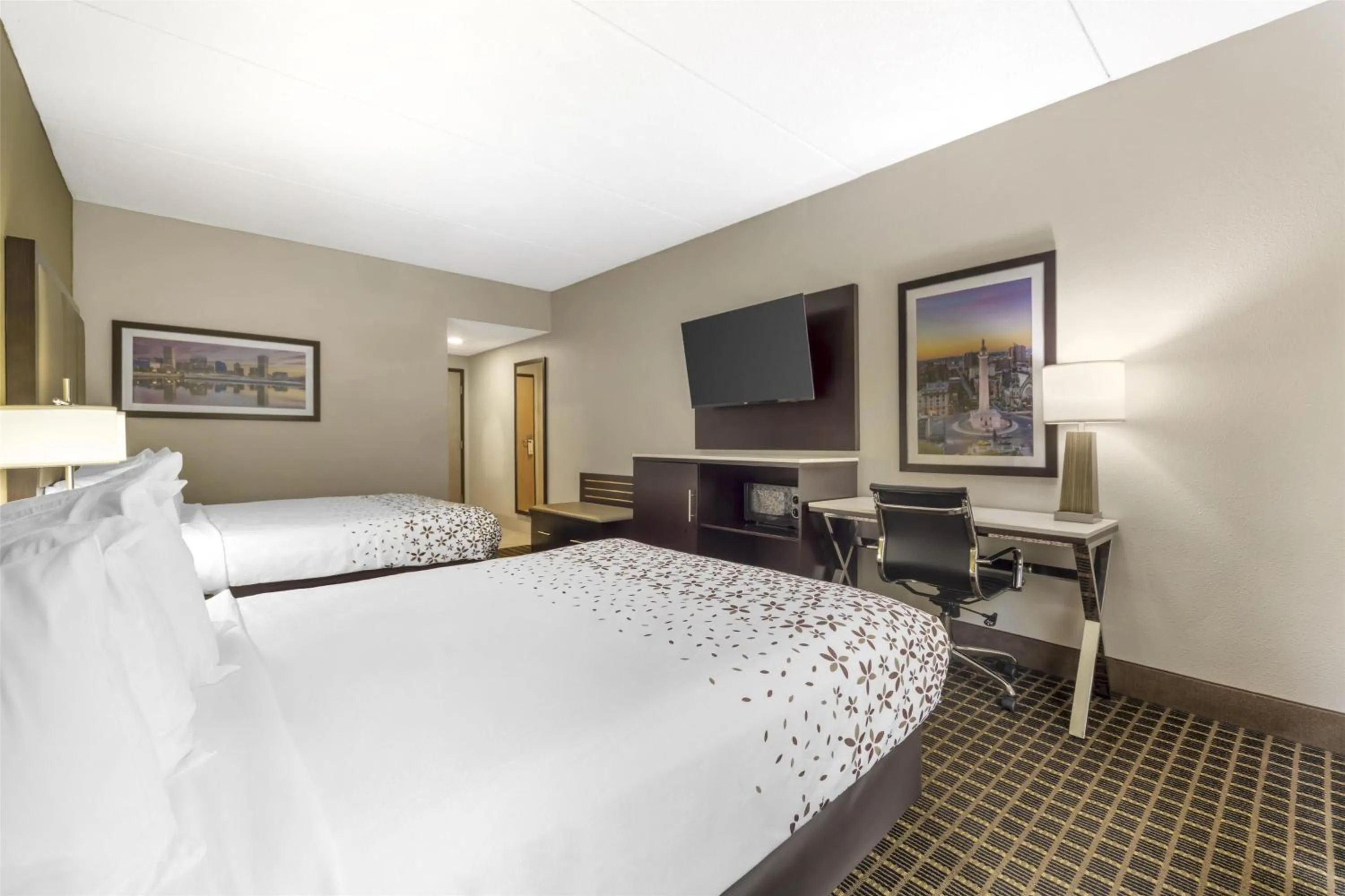 Bedroom in Best Western Chesapeake Bay North Inn