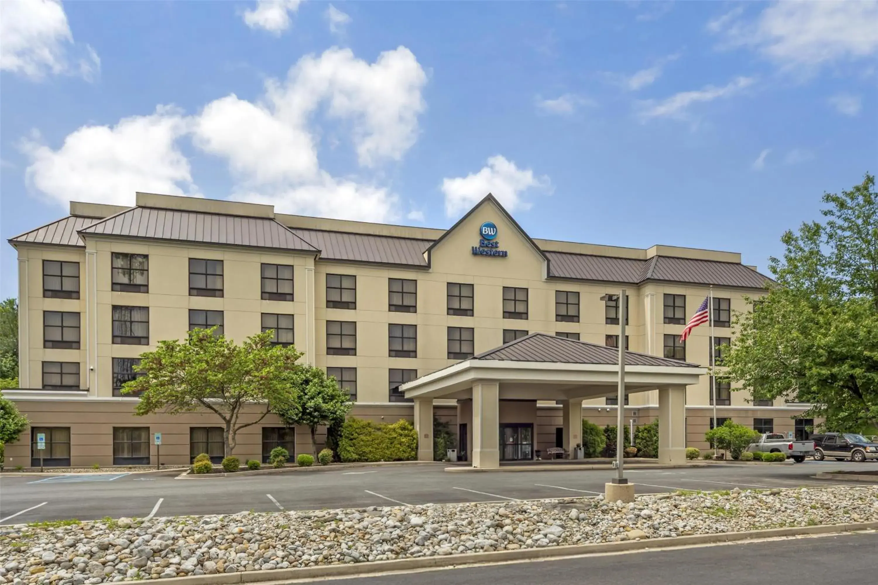 Property building in Best Western Chesapeake Bay North Inn Property building in Best Western Chesapeake Bay North Inn