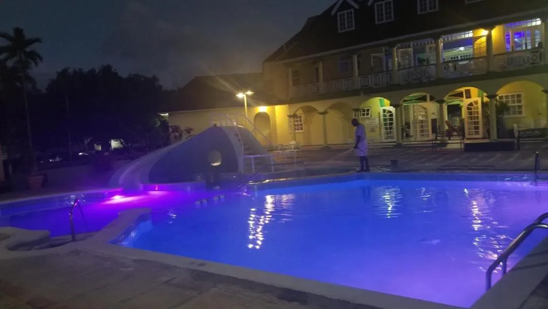 Swimming pool in SandCastles Holiday #C9