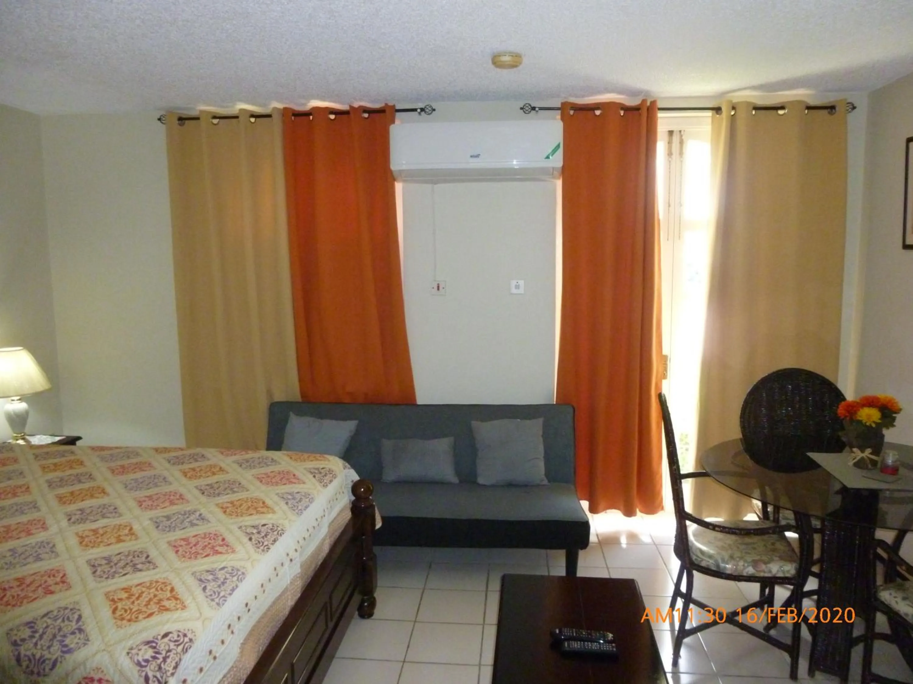 Photo of the whole room, Bed in SandCastles Holiday #C9