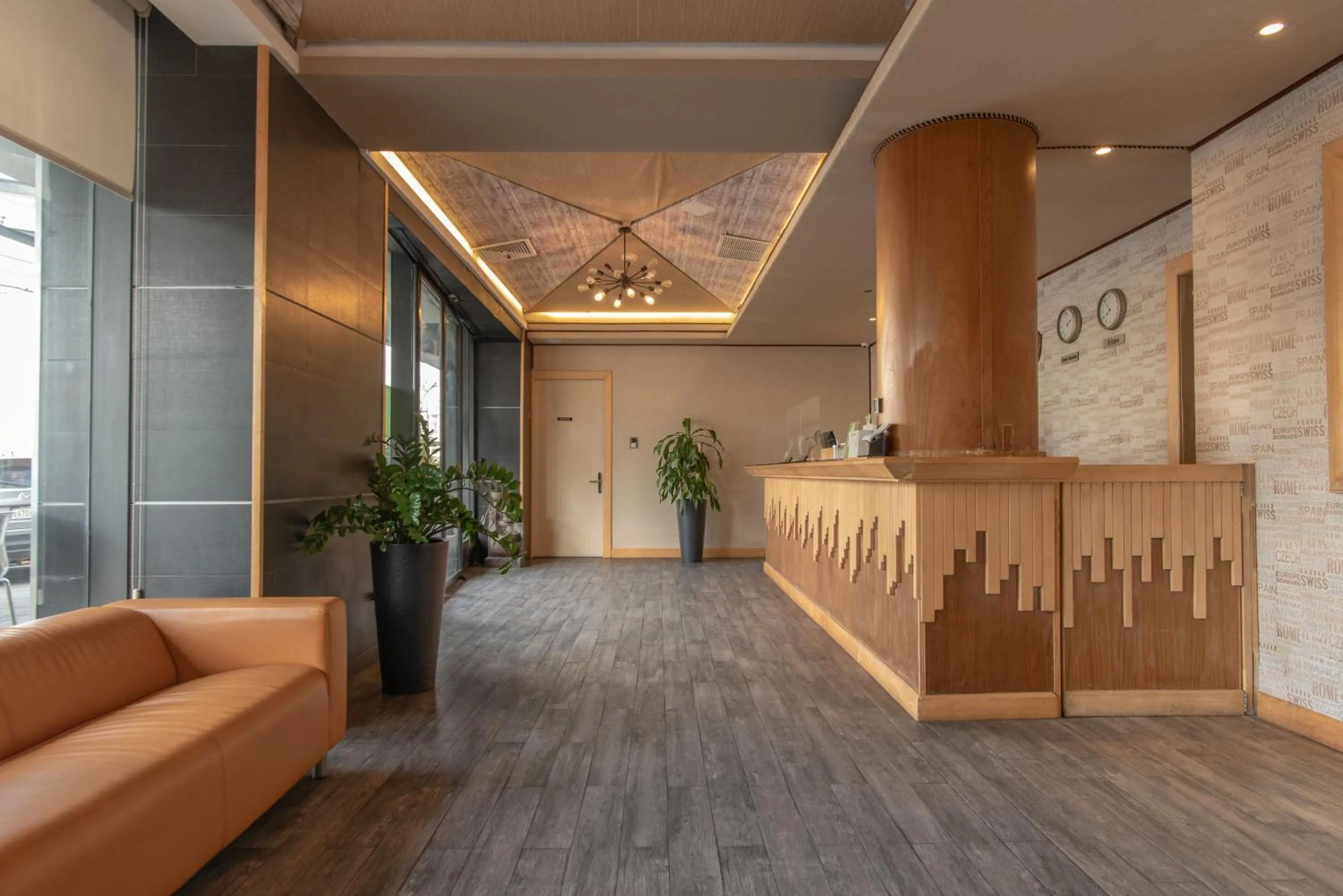 Lobby or reception in Weston Suites Hotel