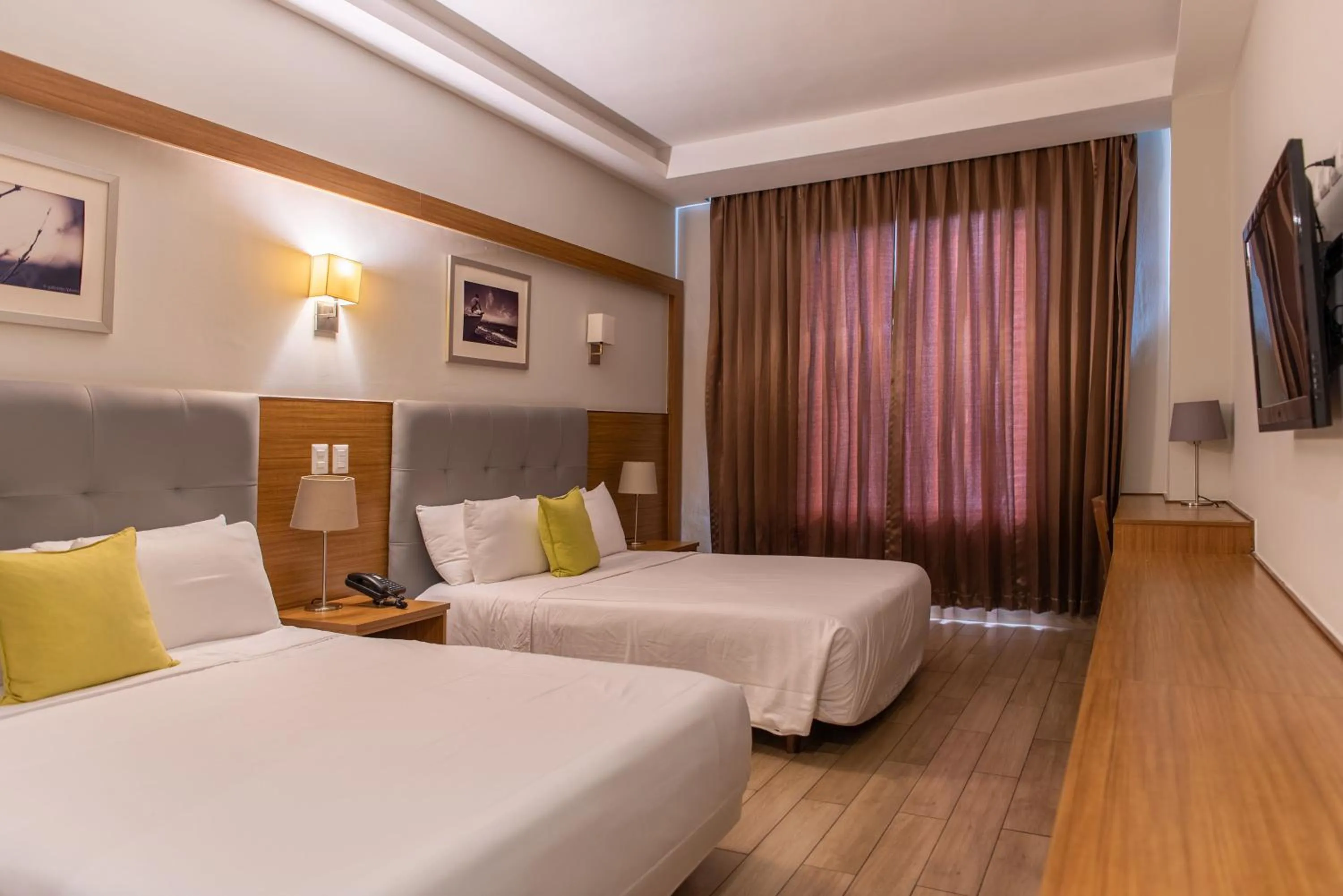Superior Queen Room - Free Wifi in Weston Suites Hotel