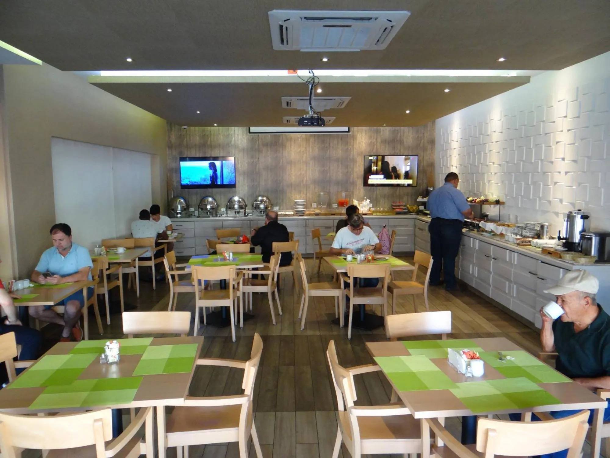 Breakfast in Weston Suites Hotel