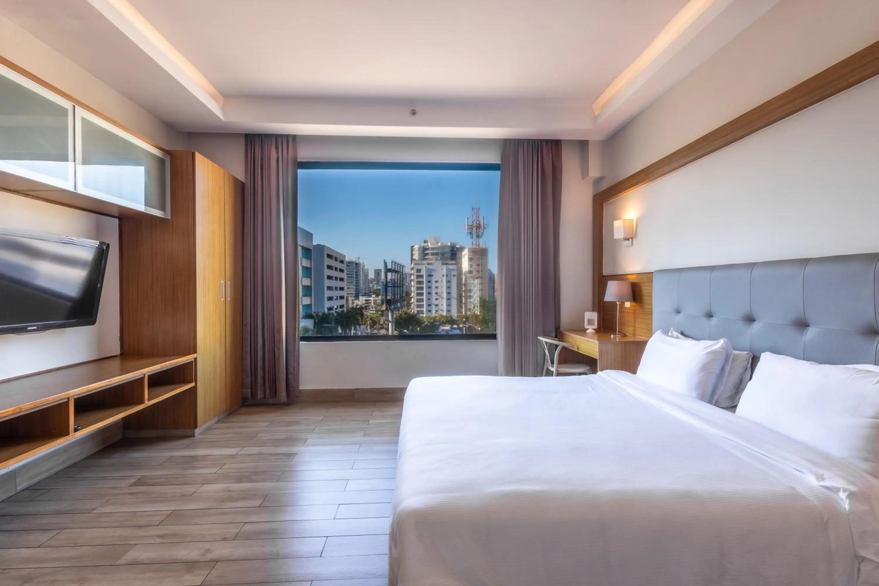 Photo of the whole room, Bed in Weston Suites Hotel