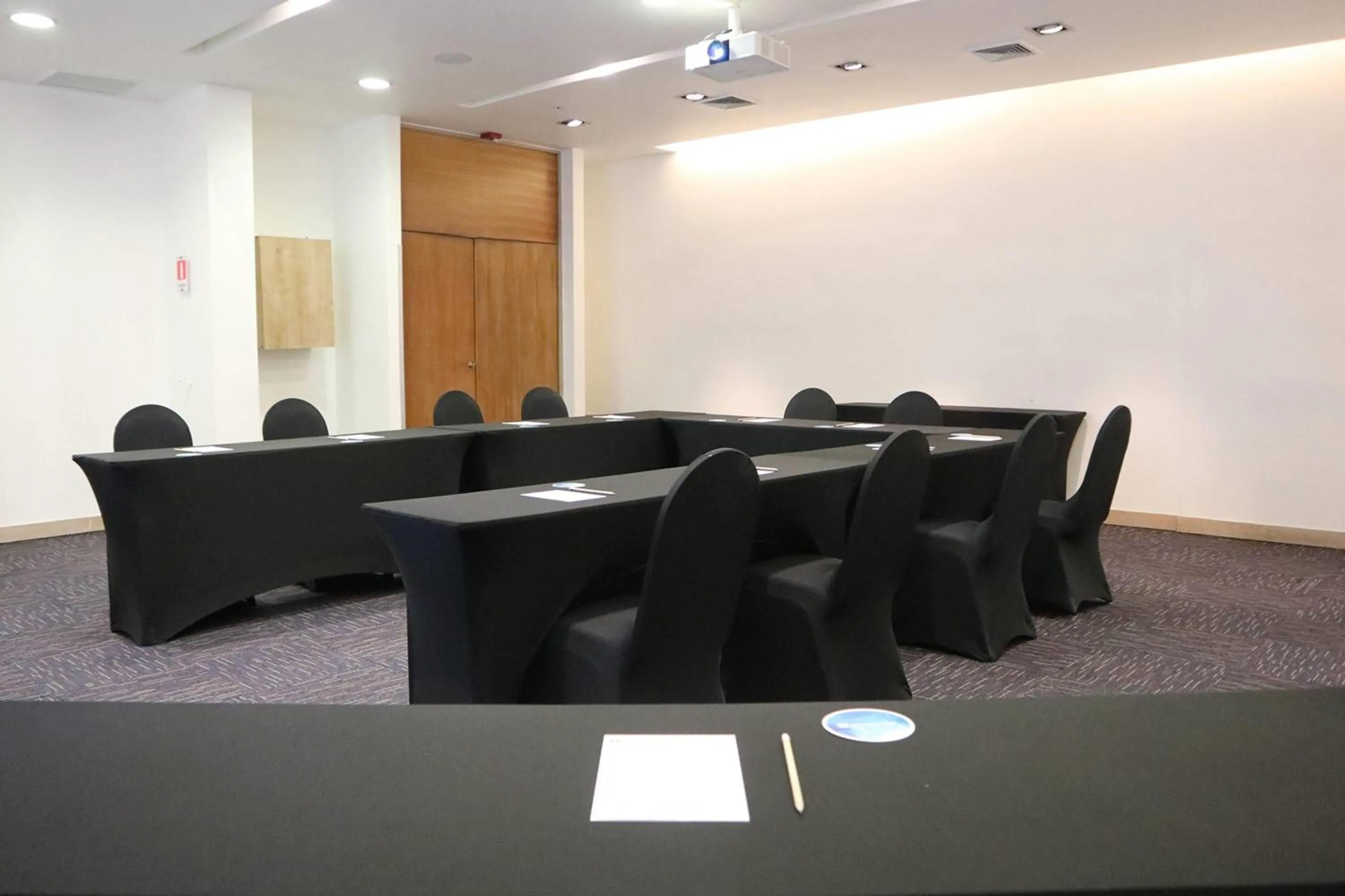 Meeting/conference room in Wyndham Concepcion Pettra