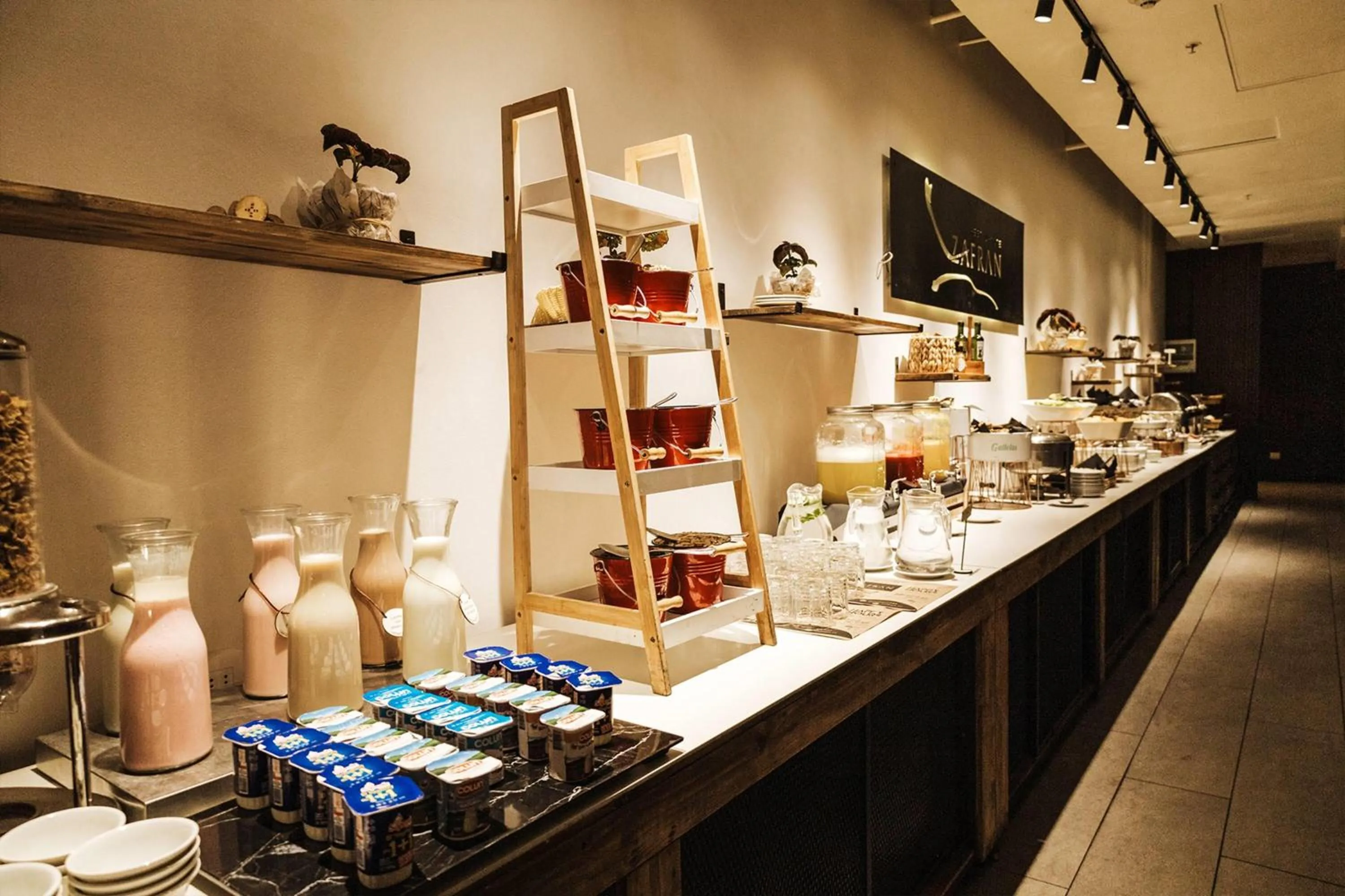 Restaurant/places to eat in Wyndham Concepcion Pettra