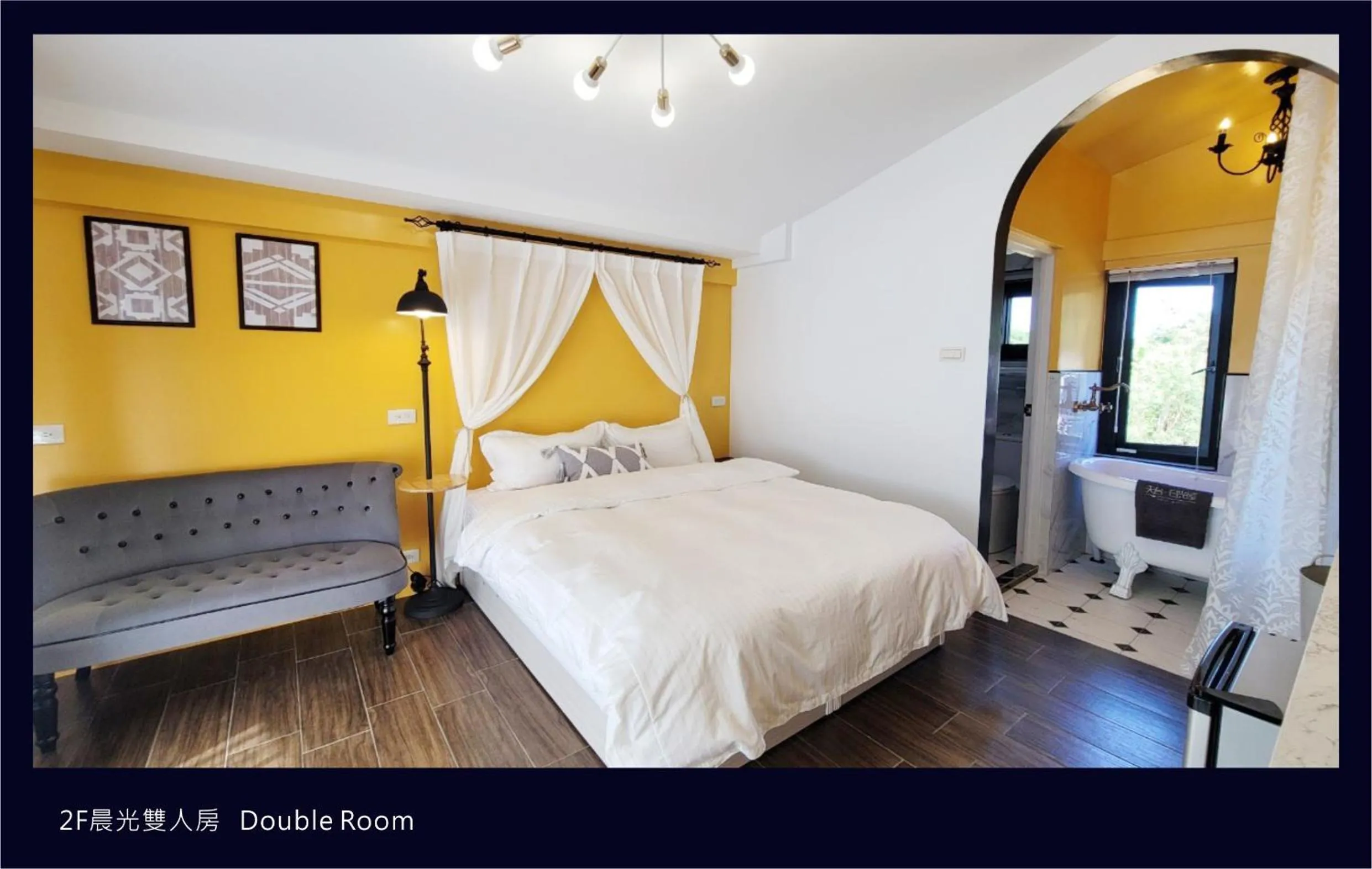 Deluxe Double Room with Balcony in Top Sunlight Inn
