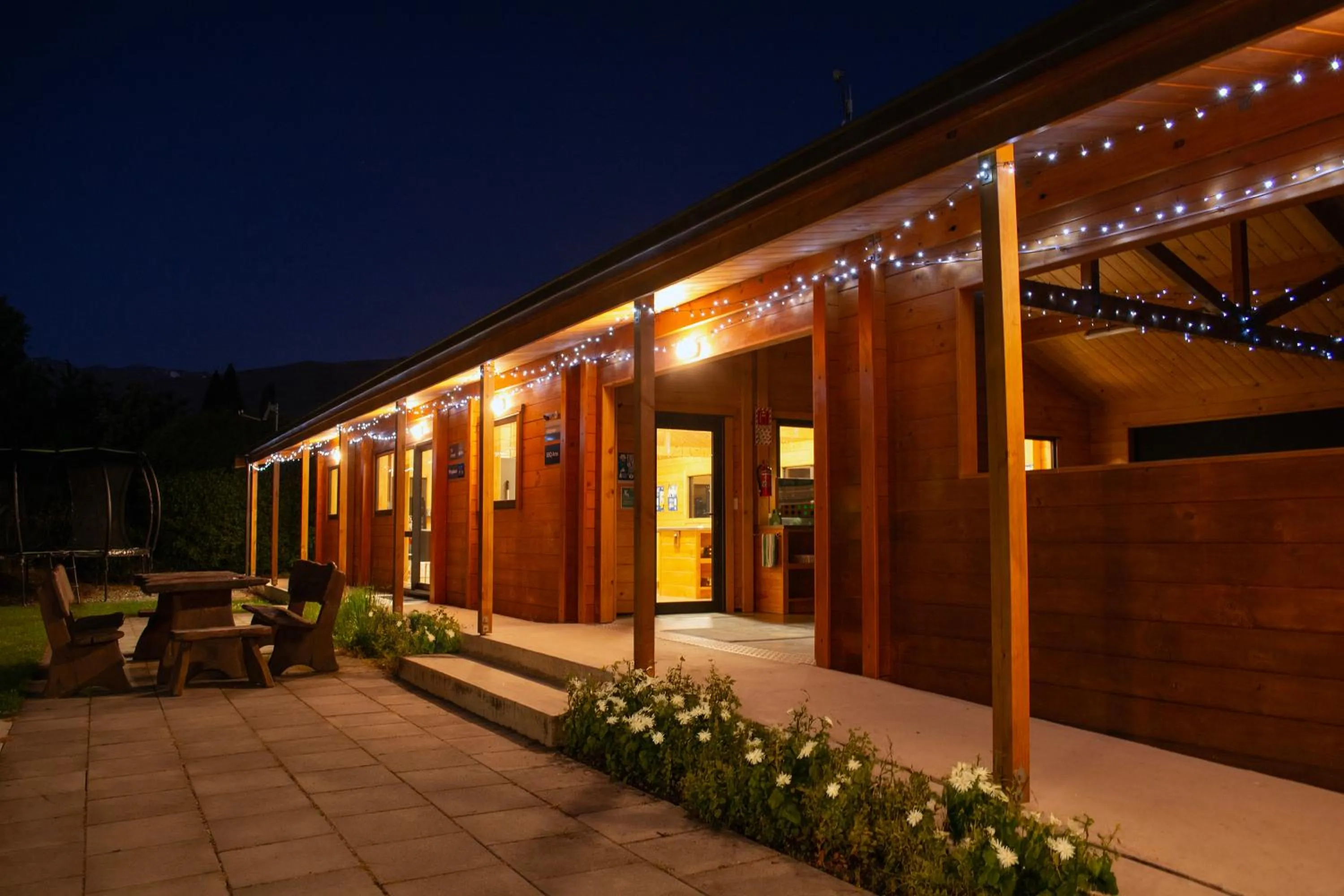 Night in Kingston TOP 10 Holiday Park