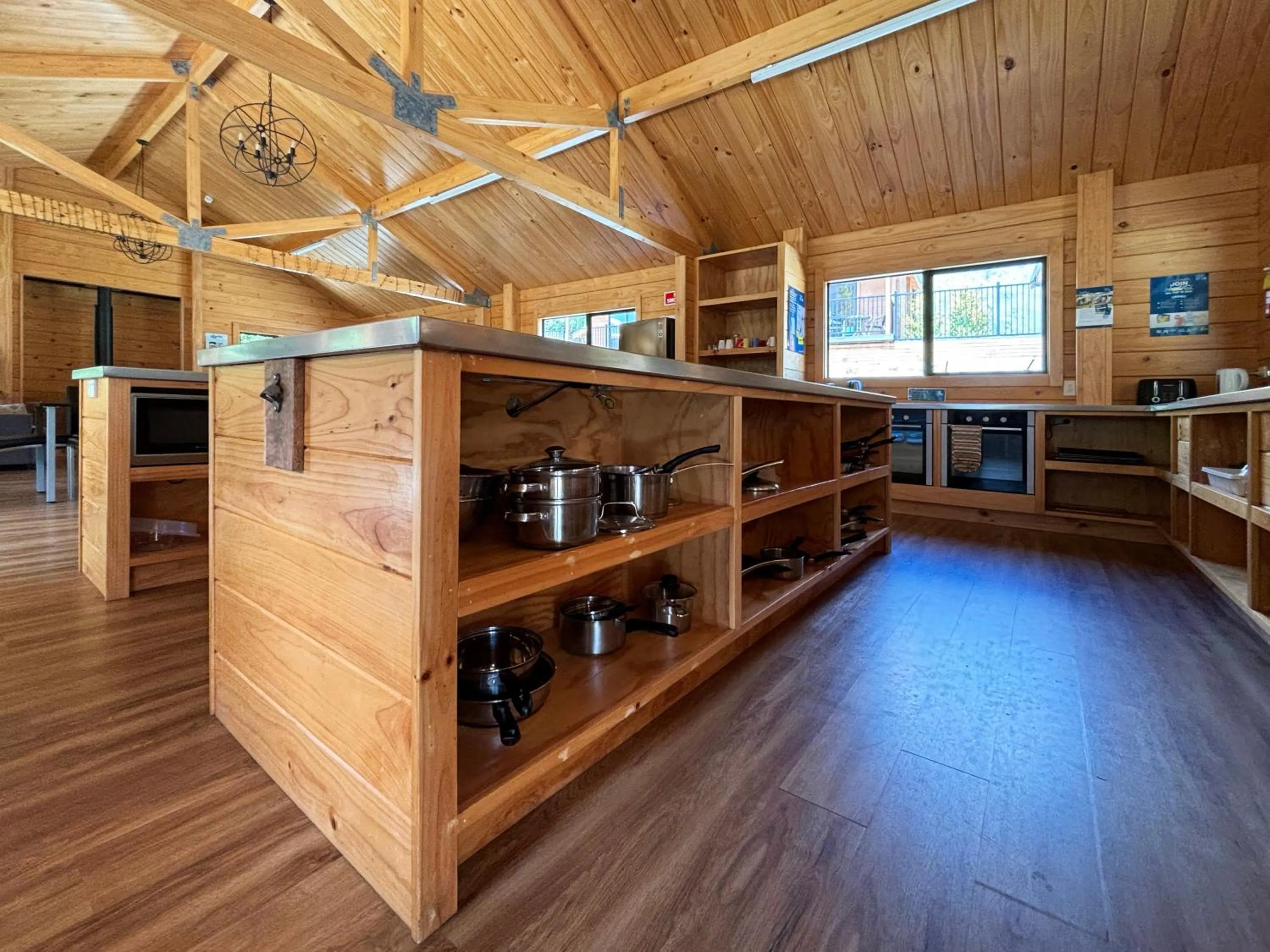 Kitchen or kitchenette in Kingston TOP 10 Holiday Park