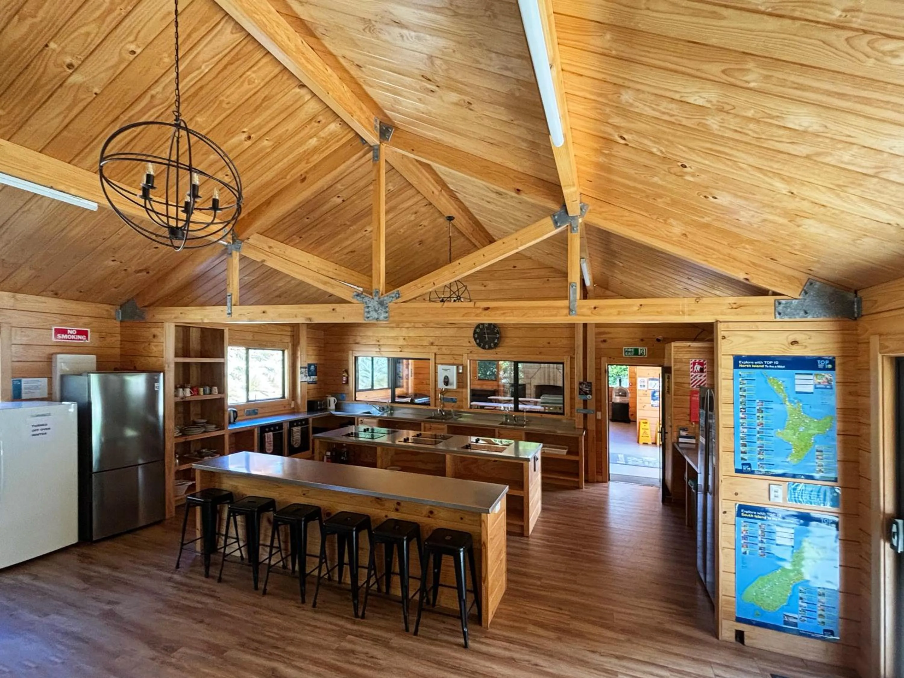 Communal kitchen in Kingston TOP 10 Holiday Park