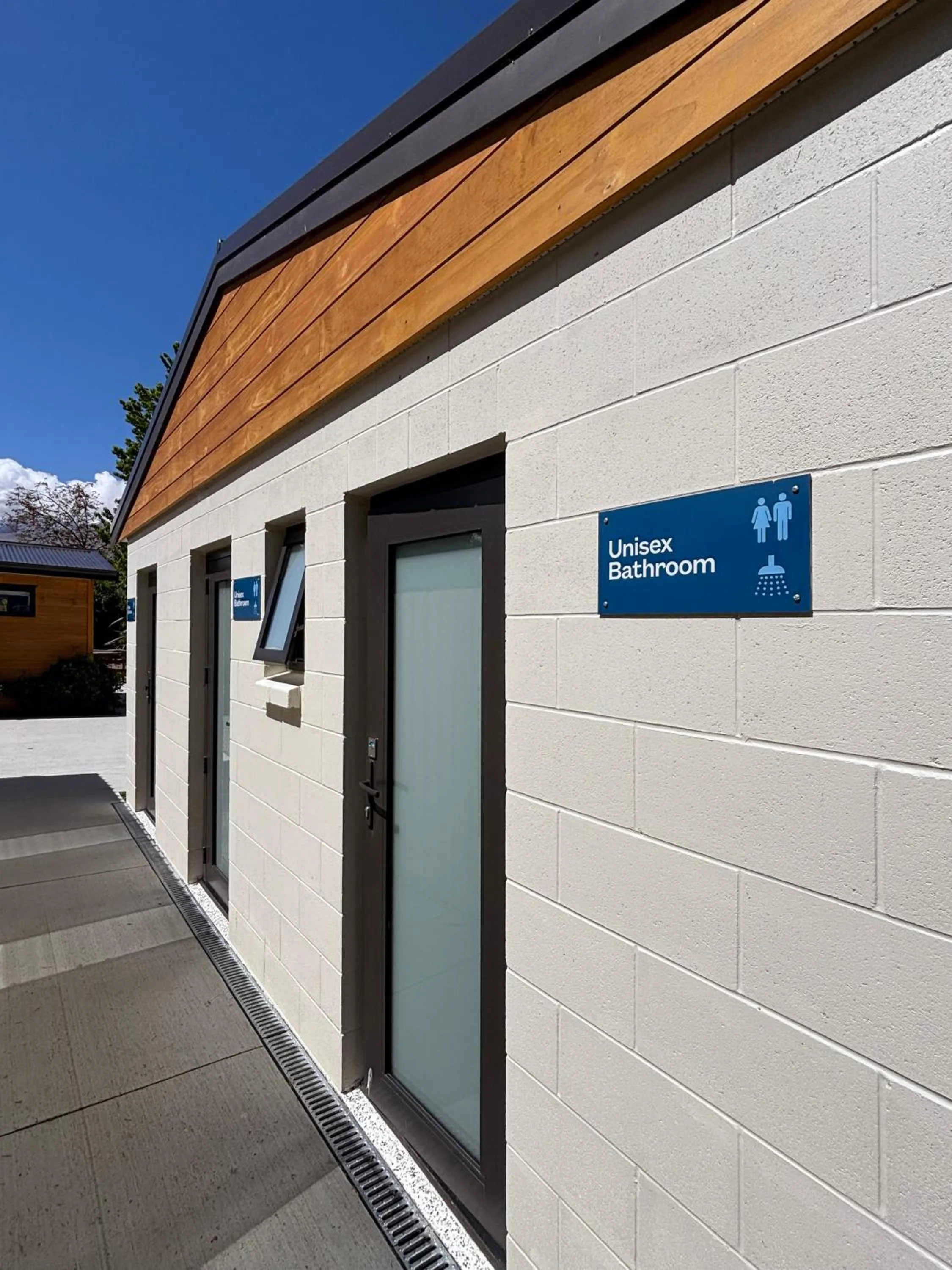 Property building in Kingston TOP 10 Holiday Park