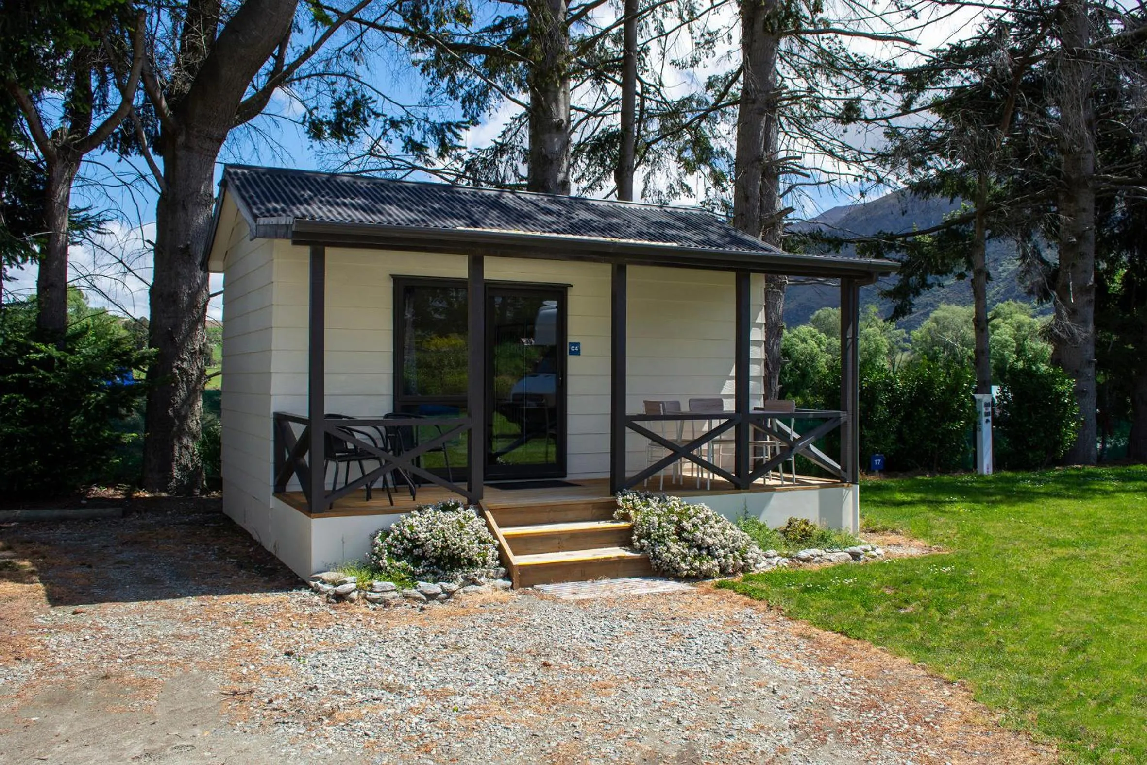 Property building in Kingston TOP 10 Holiday Park