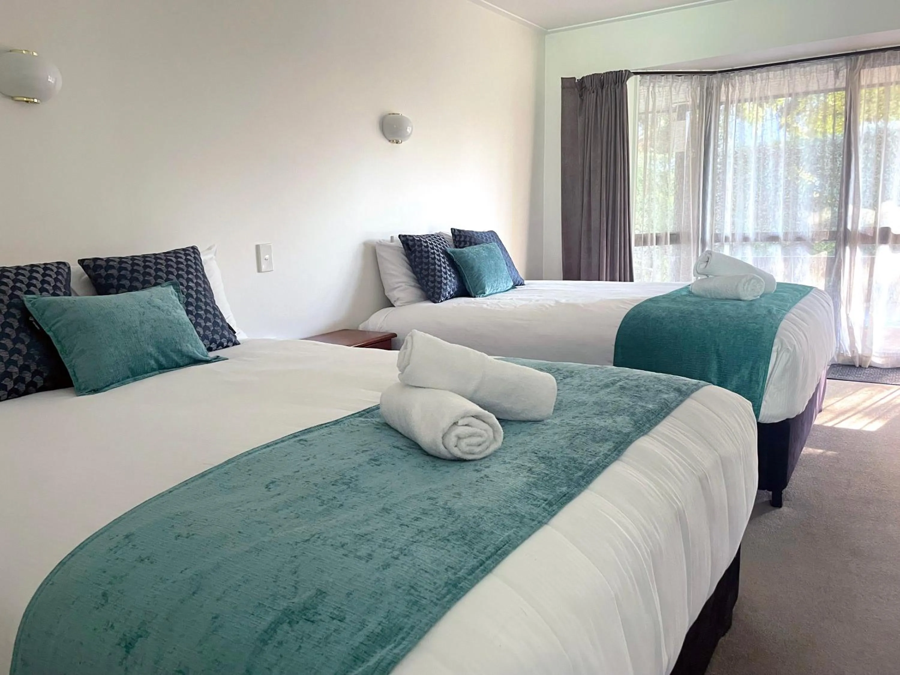 Bedroom, Bed in Kingston TOP 10 Holiday Park