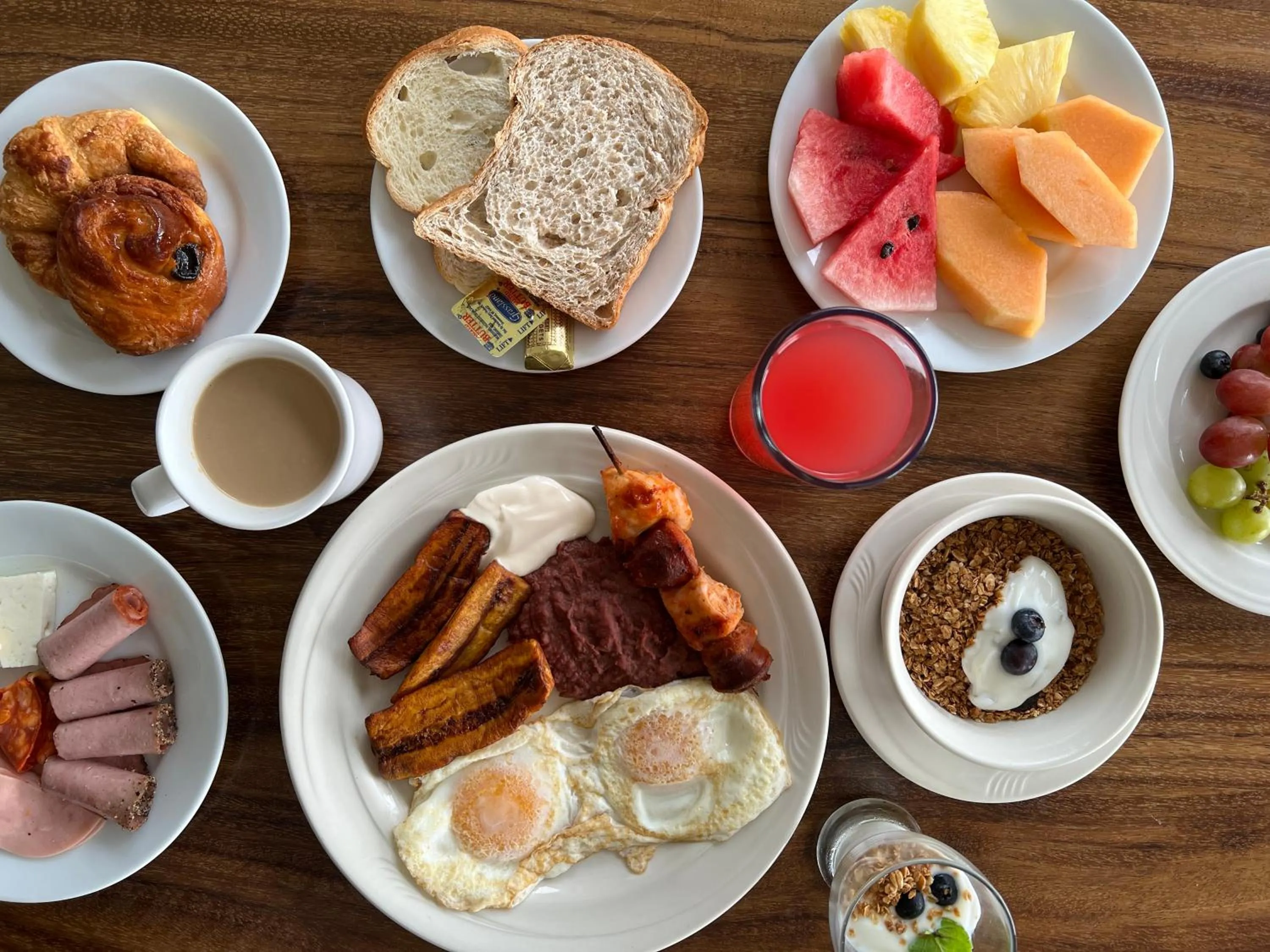 Restaurant/places to eat in Copantl Hotel & Convention Center