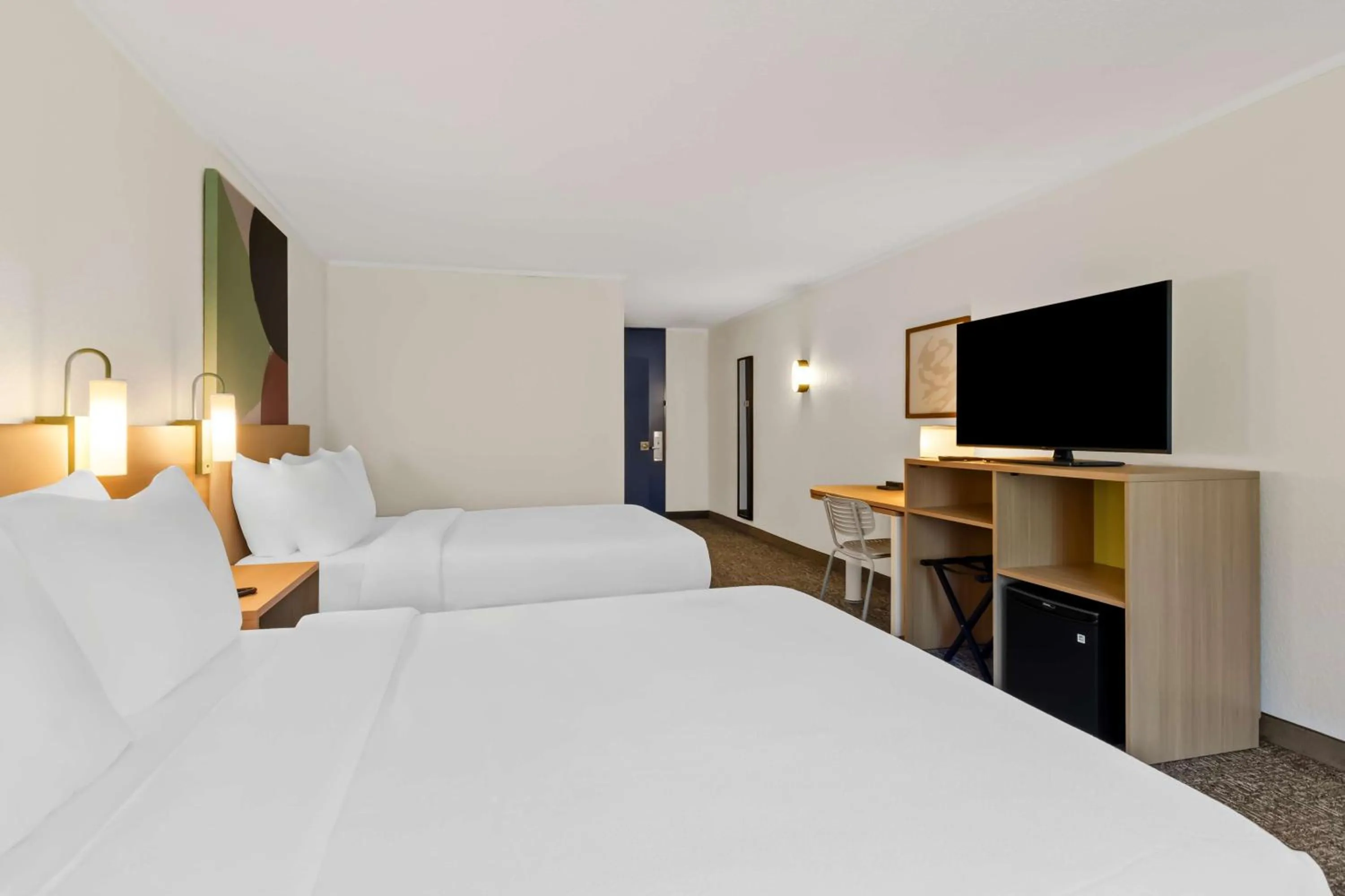 Bed in Spark by Hilton Daleville Roanoke North