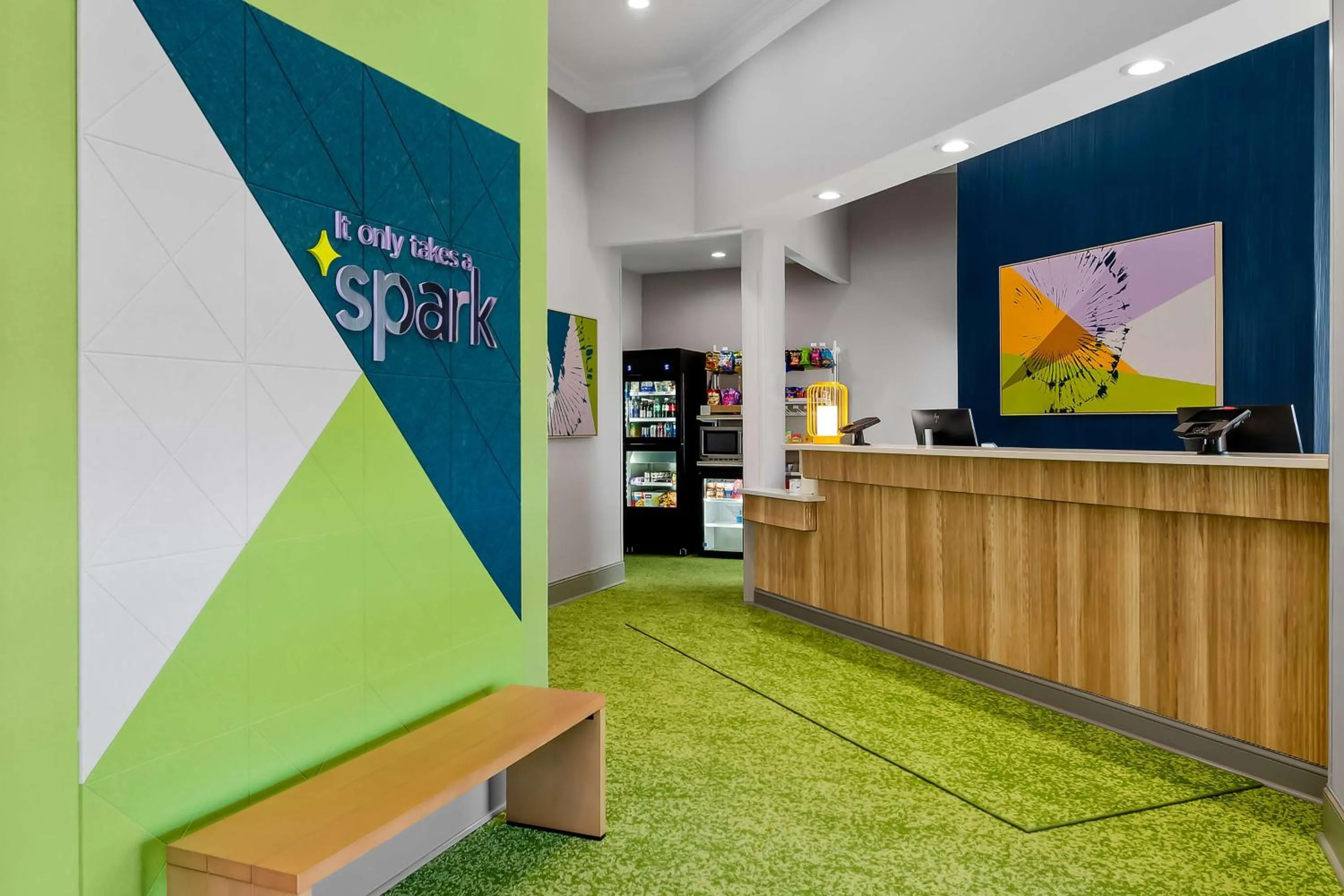 Lobby or reception in Spark by Hilton Daleville Roanoke North