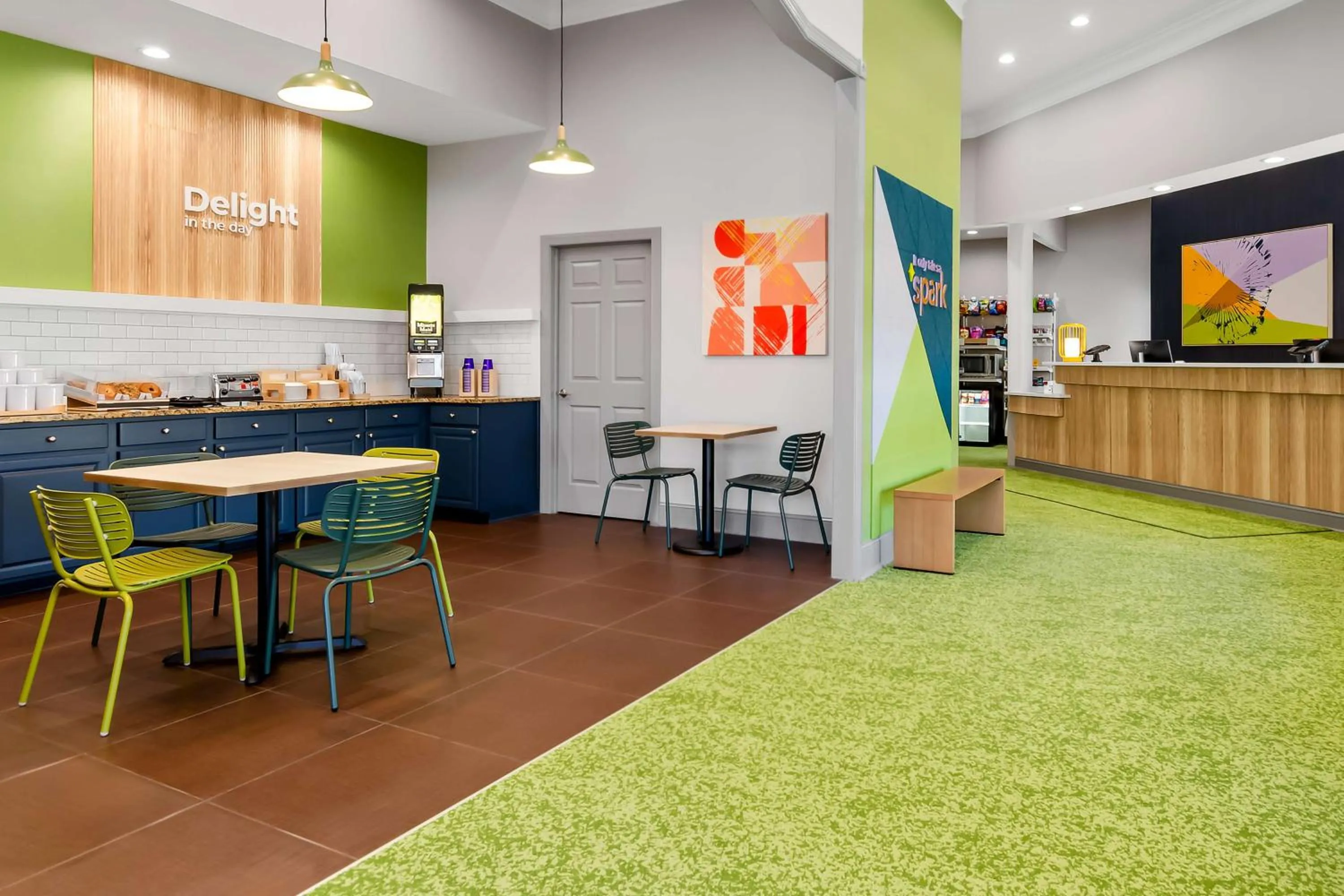 Lobby or reception in Spark by Hilton Daleville Roanoke North