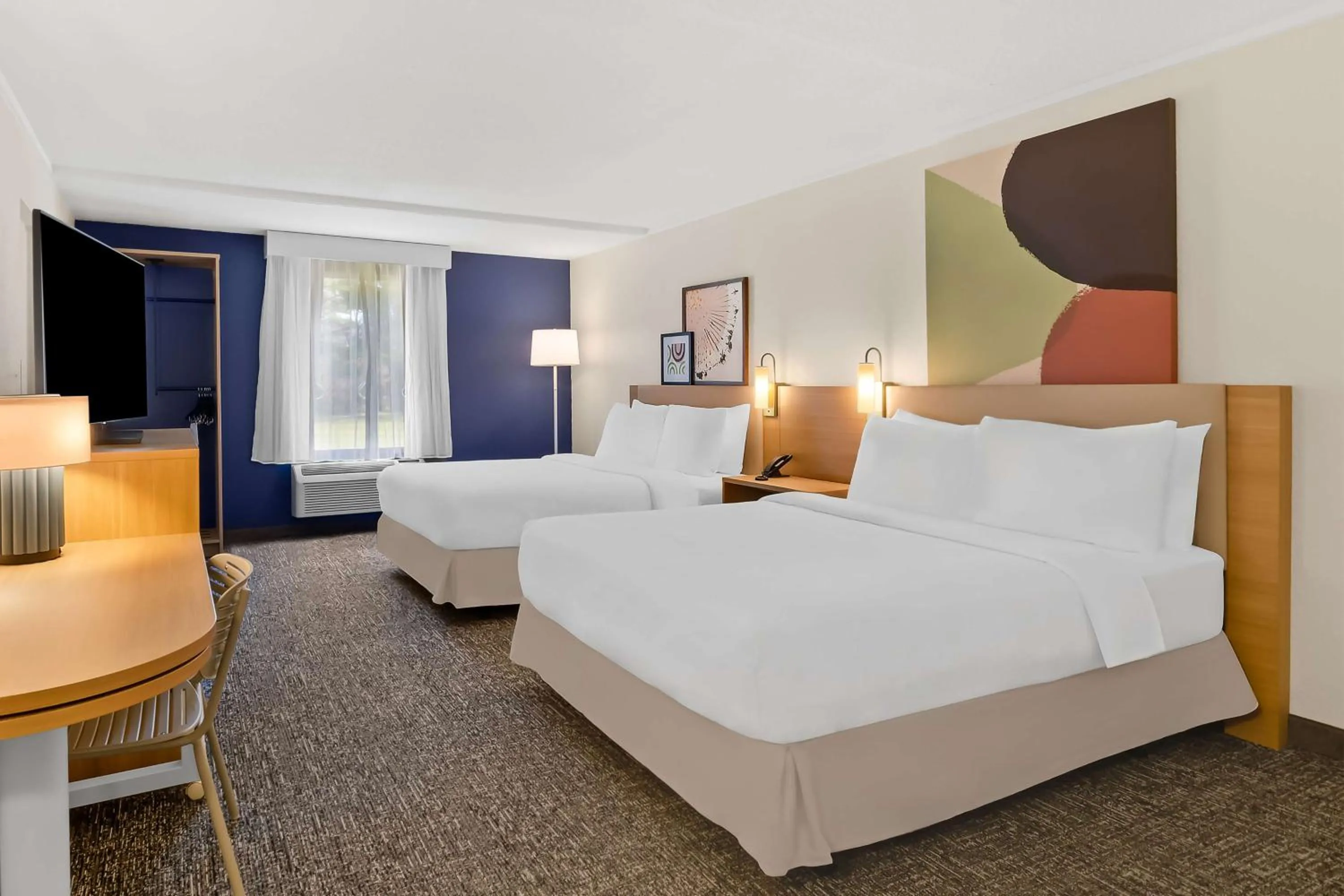 Bed in Spark by Hilton Daleville Roanoke North