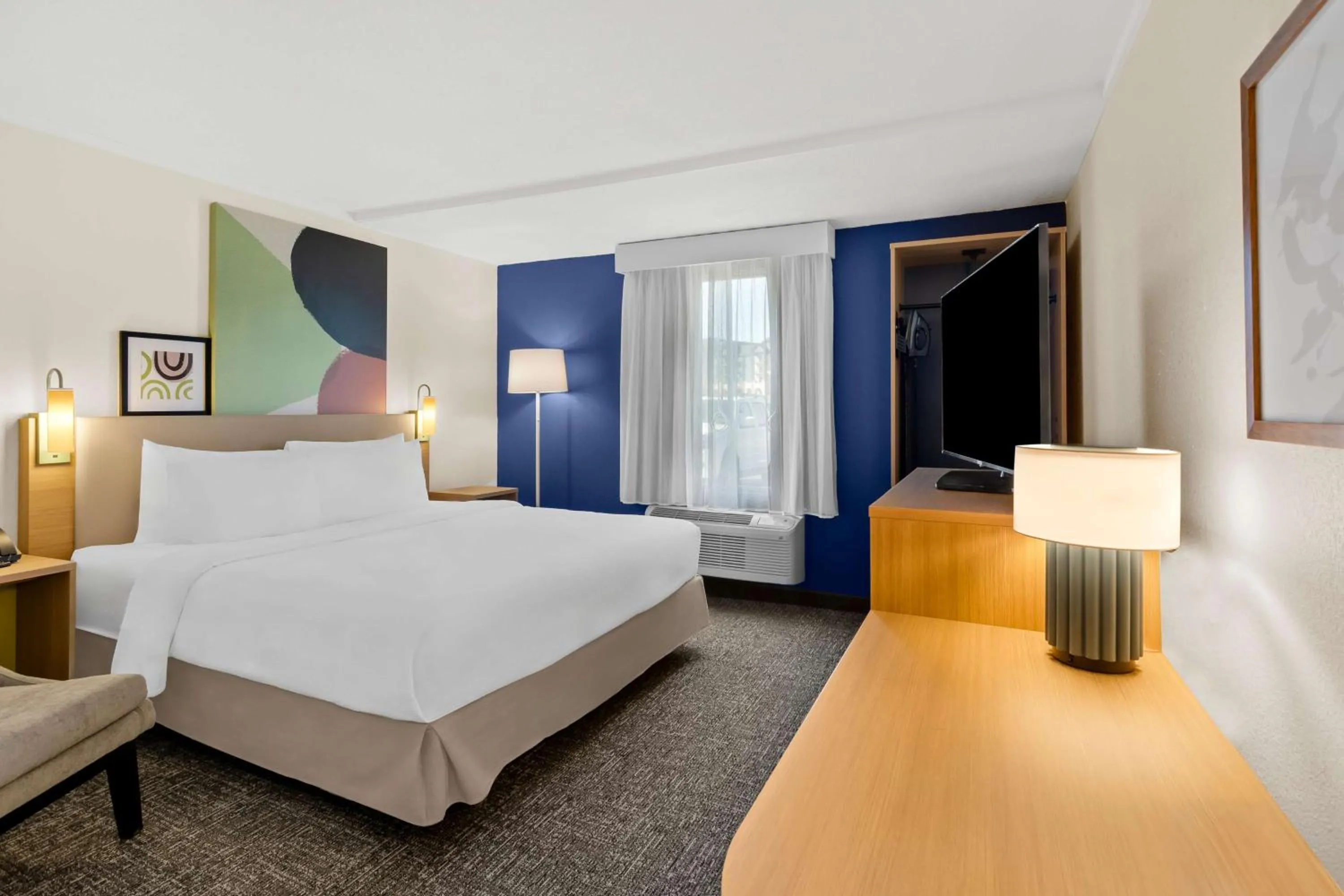 Bed in Spark by Hilton Daleville Roanoke North