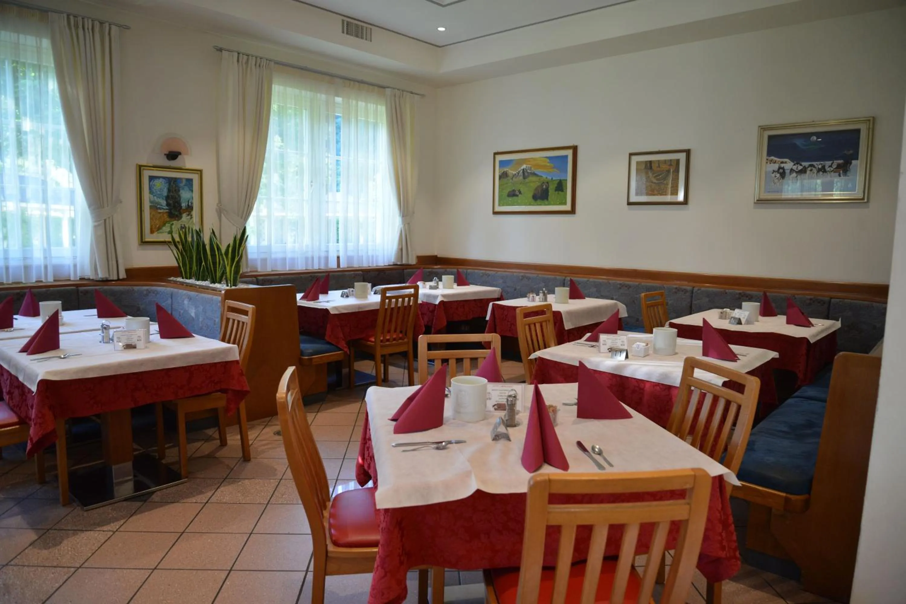 Restaurant/places to eat in Hotel Bel Sit