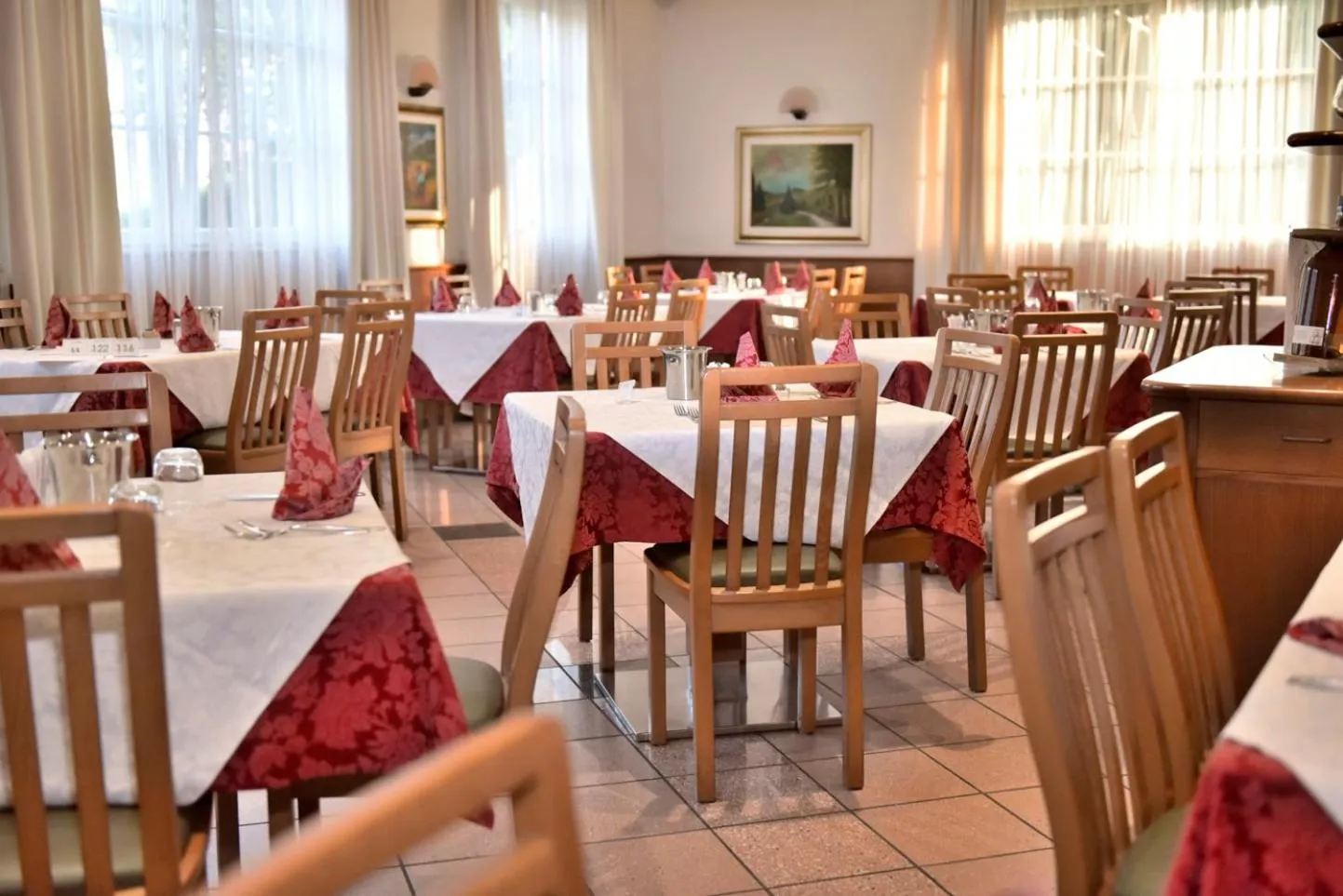 Restaurant/places to eat in Hotel Bel Sit