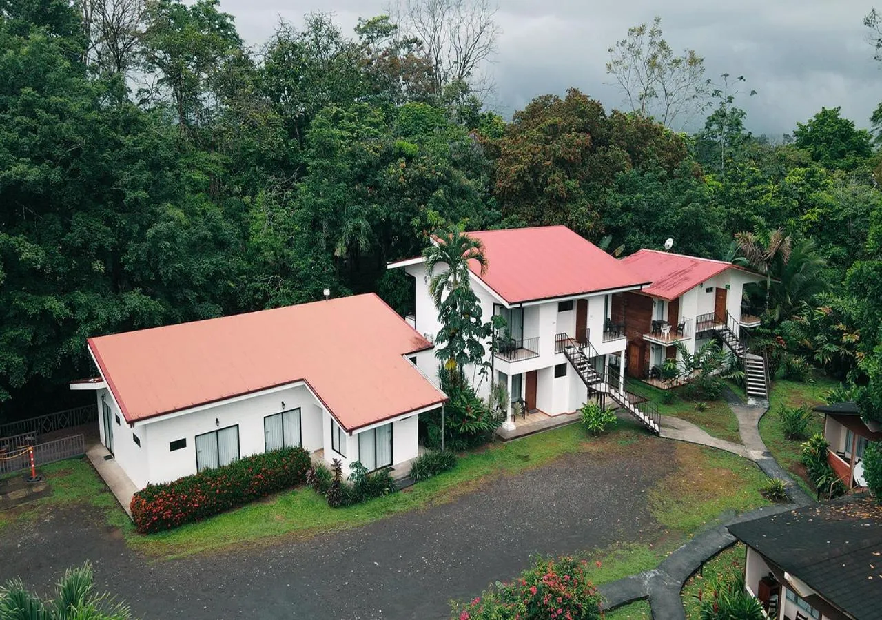Property building in Hotel Eco Arenal