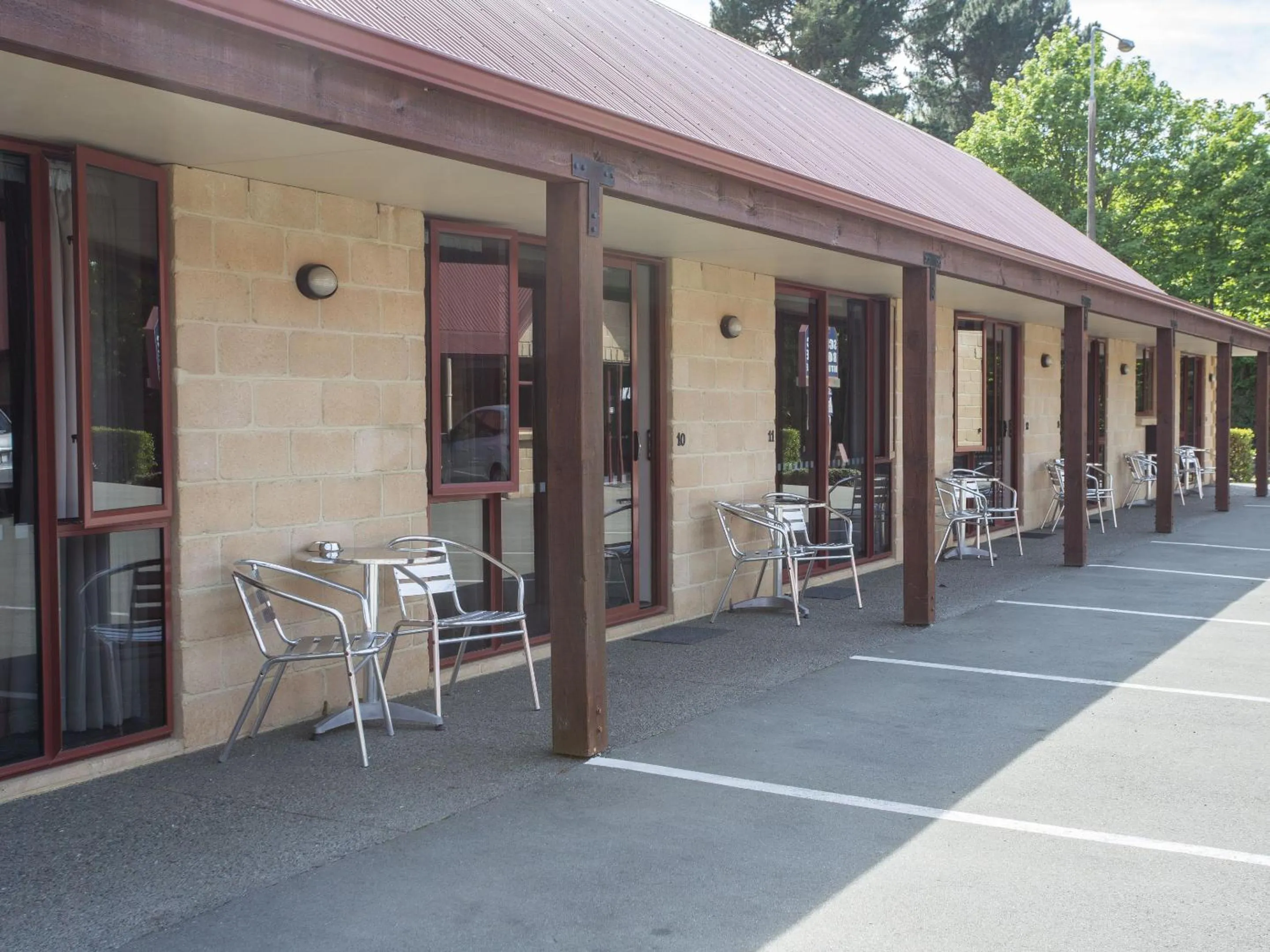 Patio in ASURE Scenic Route Motor Lodge