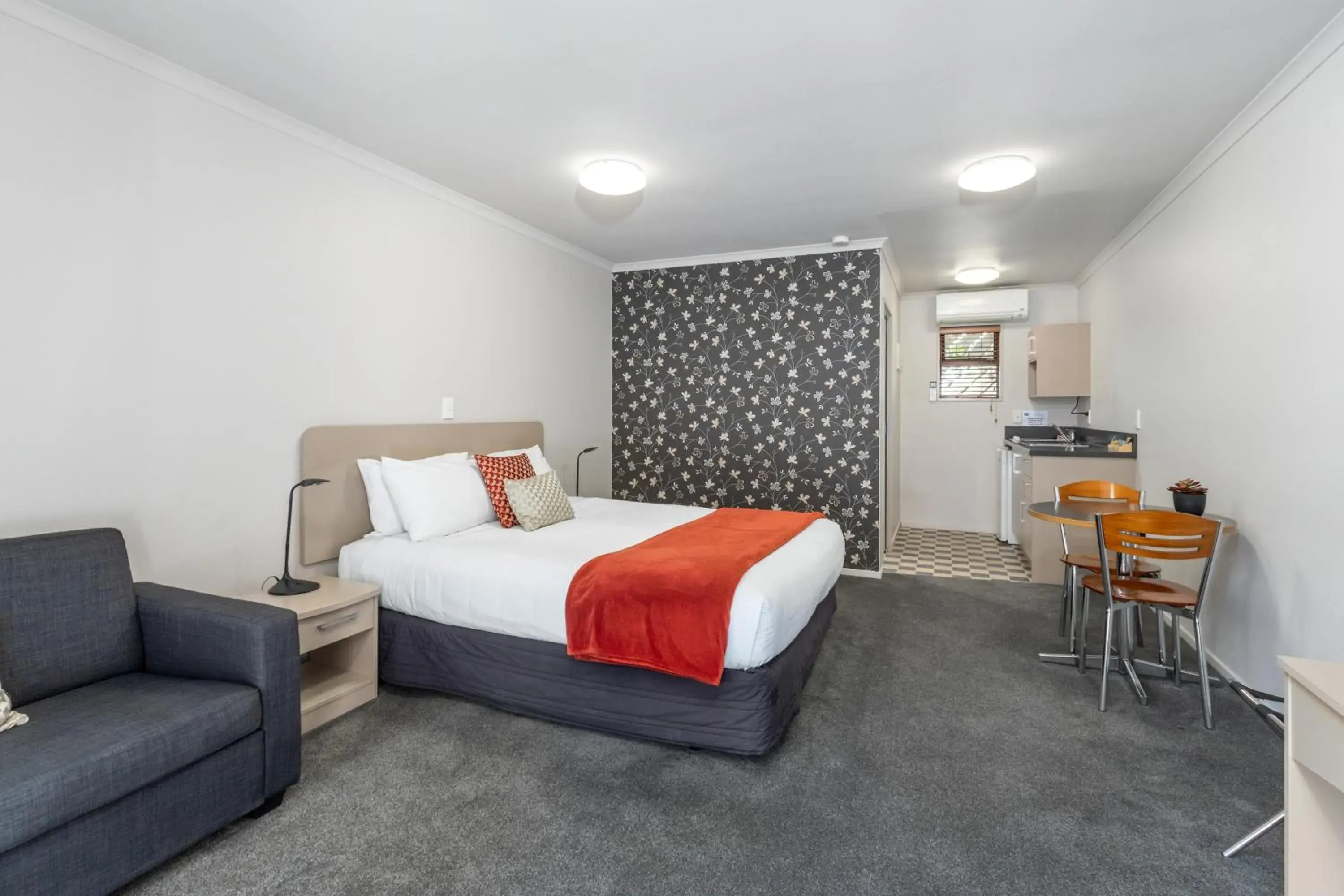 Studio with Spa Bath in ASURE Scenic Route Motor Lodge Studio with Spa Bath in ASURE Scenic Route Motor Lodge